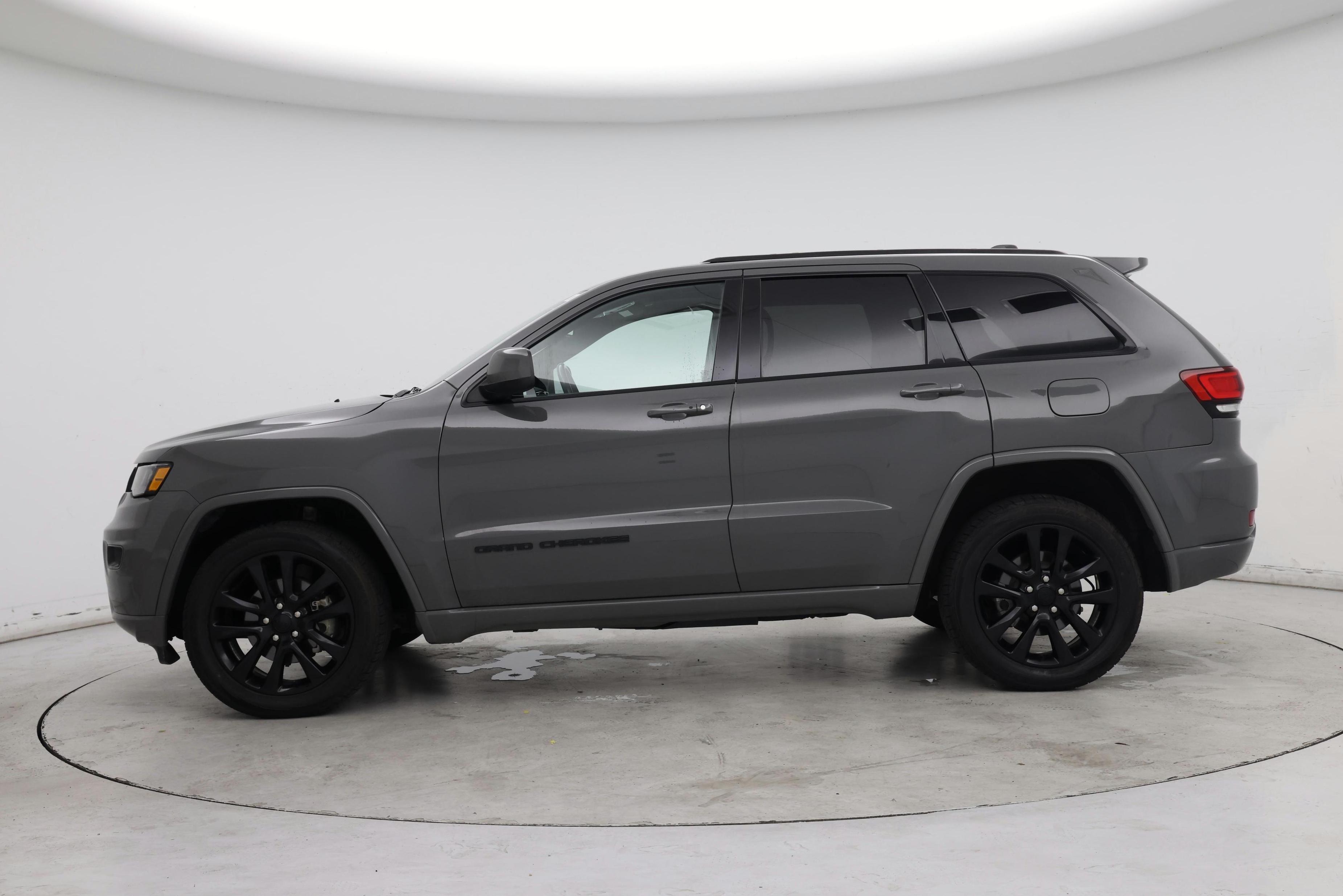 Thumbnail: 2020 Jeep Grand Cherokee - 3