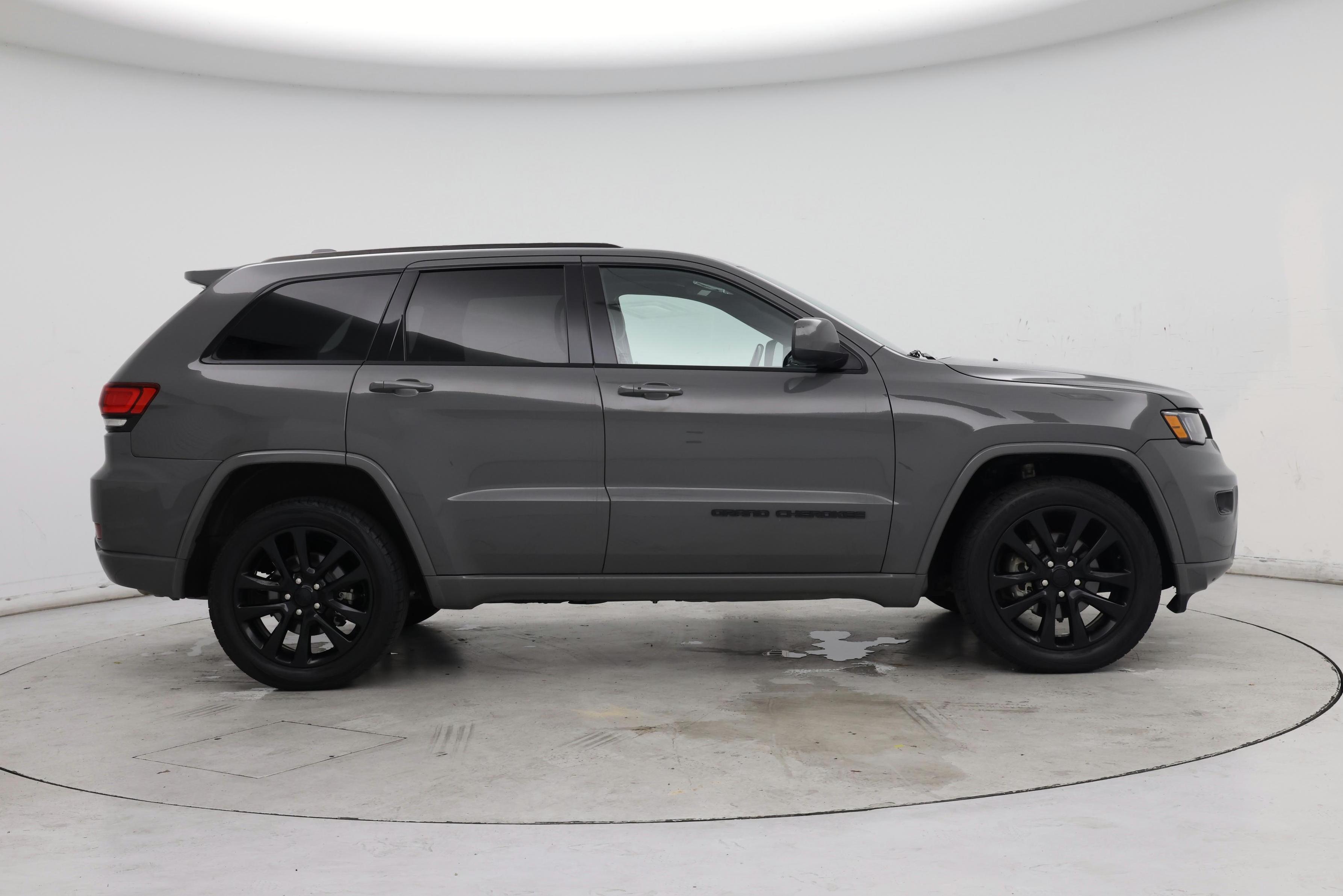 Thumbnail: 2020 Jeep Grand Cherokee - 7