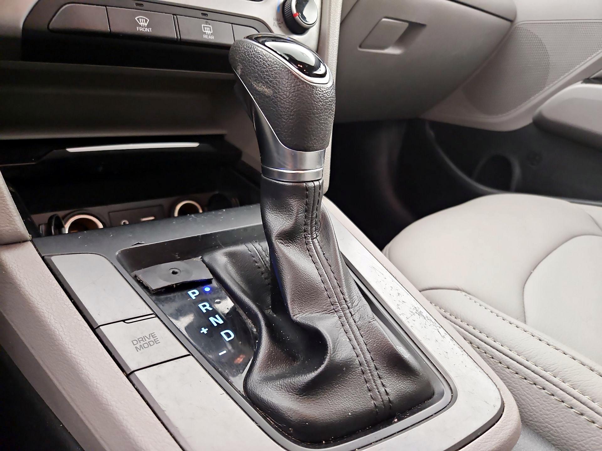 Thumbnail: 2018 Hyundai Elantra - 17