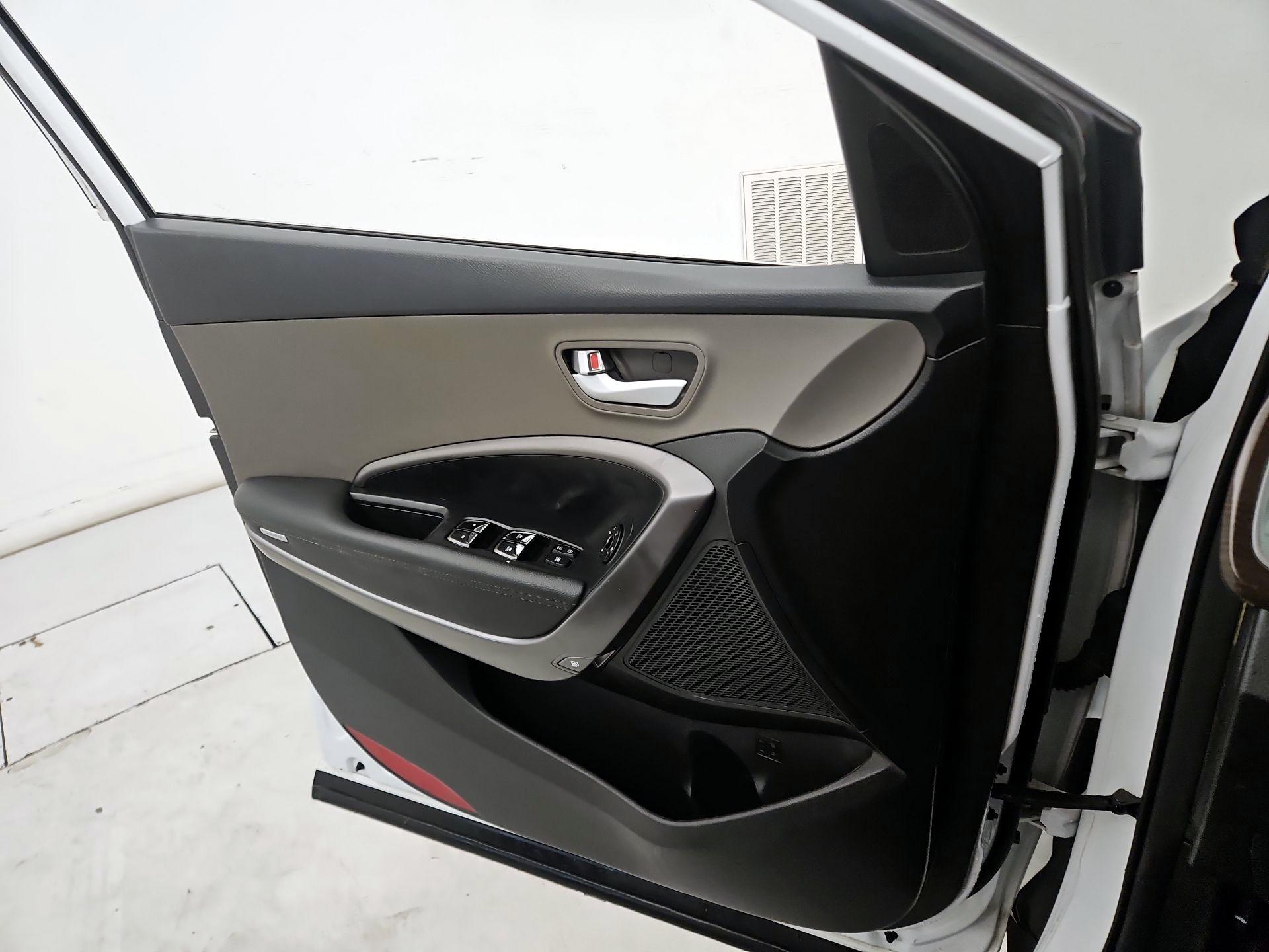 Thumbnail: 2018 Hyundai Santa Fe - 12