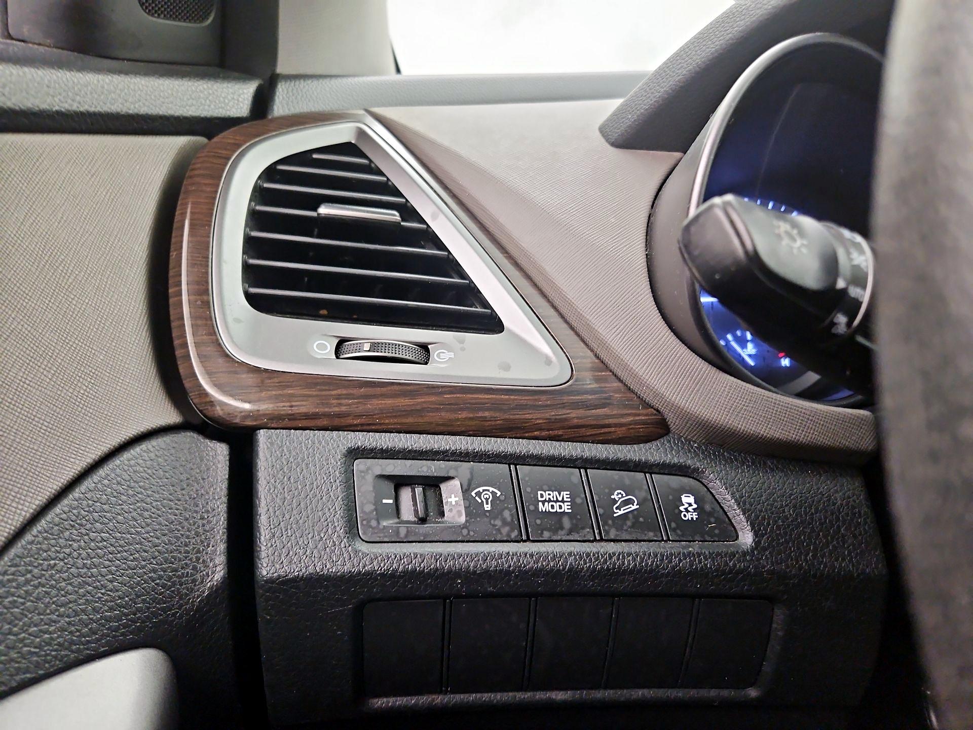 Thumbnail: 2018 Hyundai Santa Fe - 13