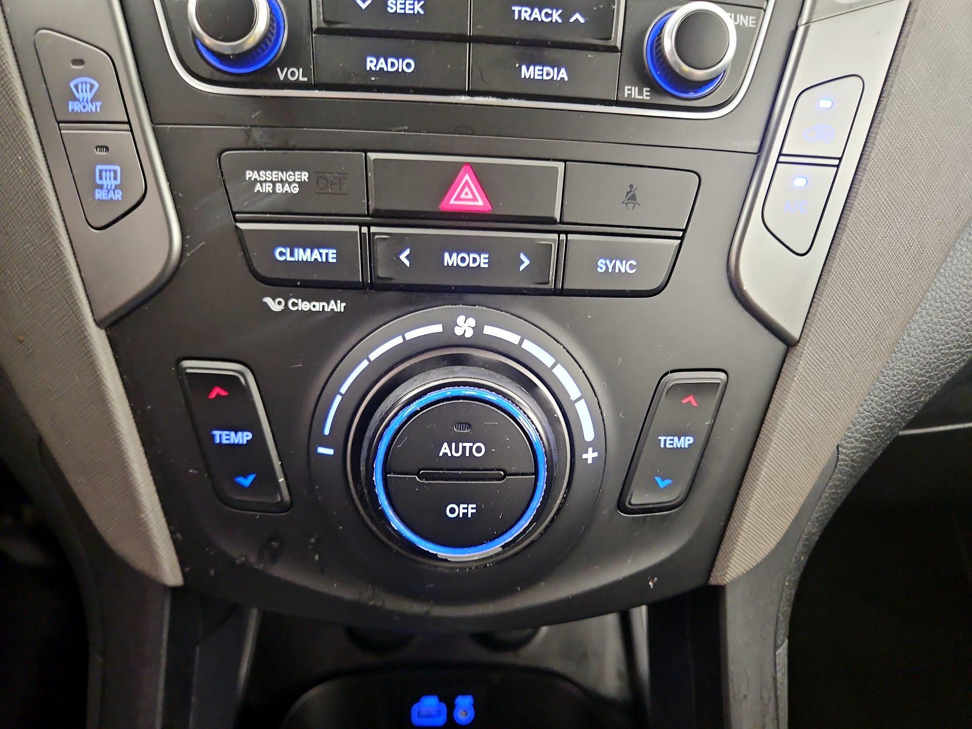 Thumbnail: 2018 Hyundai Santa Fe - 16