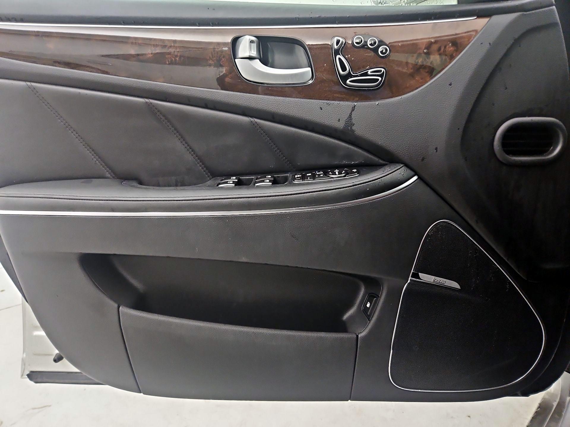 Thumbnail: 2013 Hyundai Equus - 12