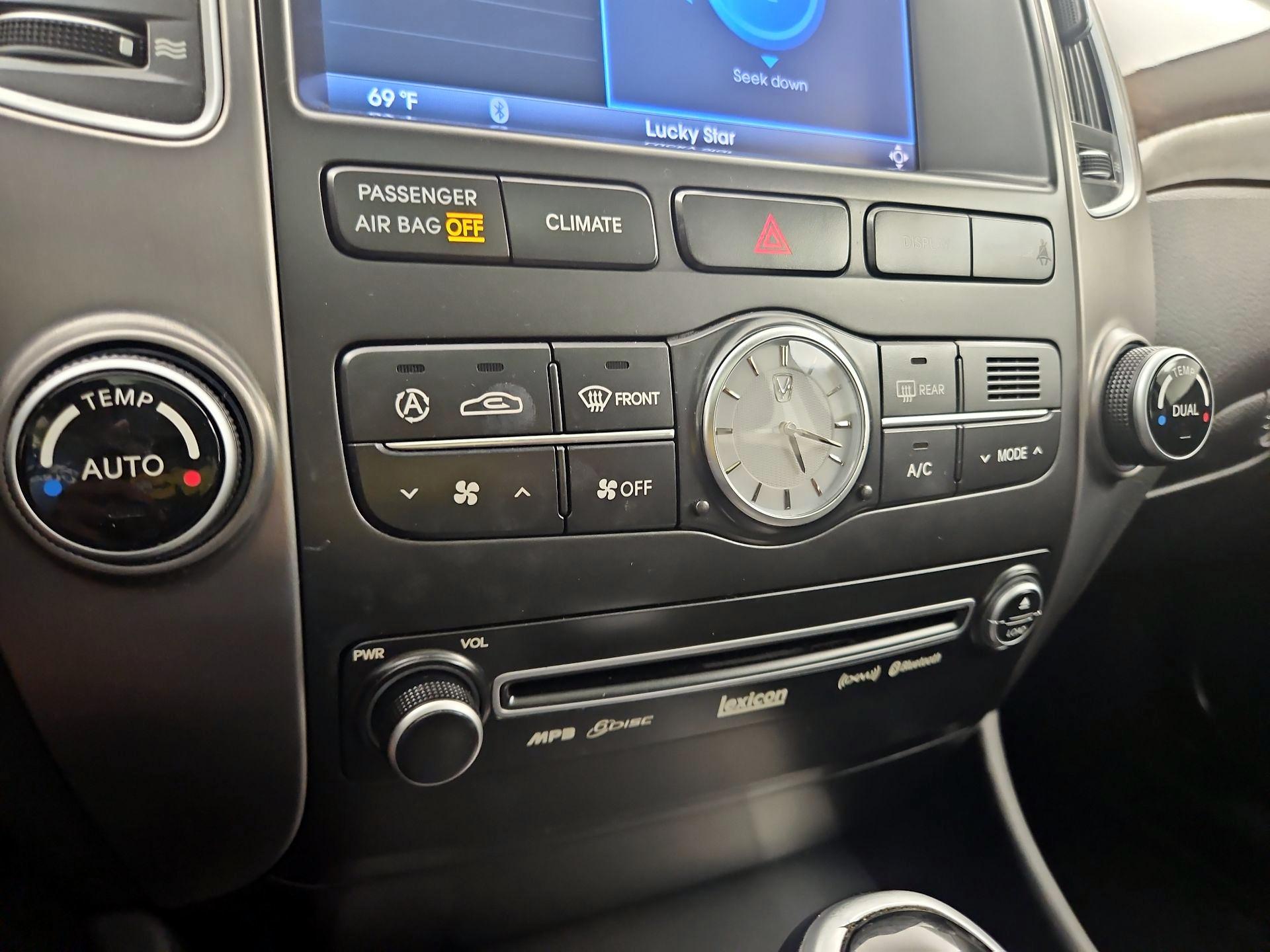 Thumbnail: 2013 Hyundai Equus - 17