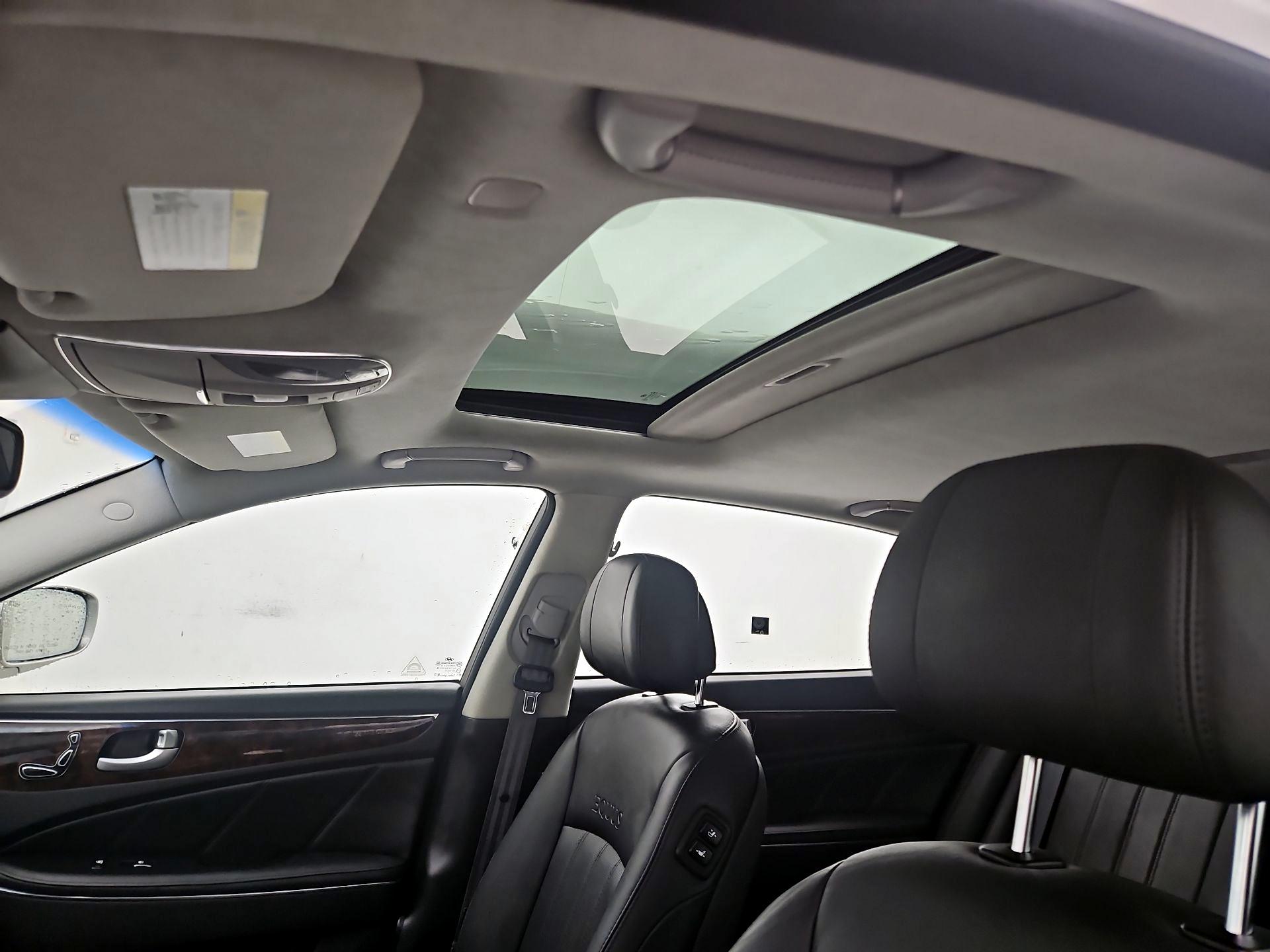 Thumbnail: 2013 Hyundai Equus - 20