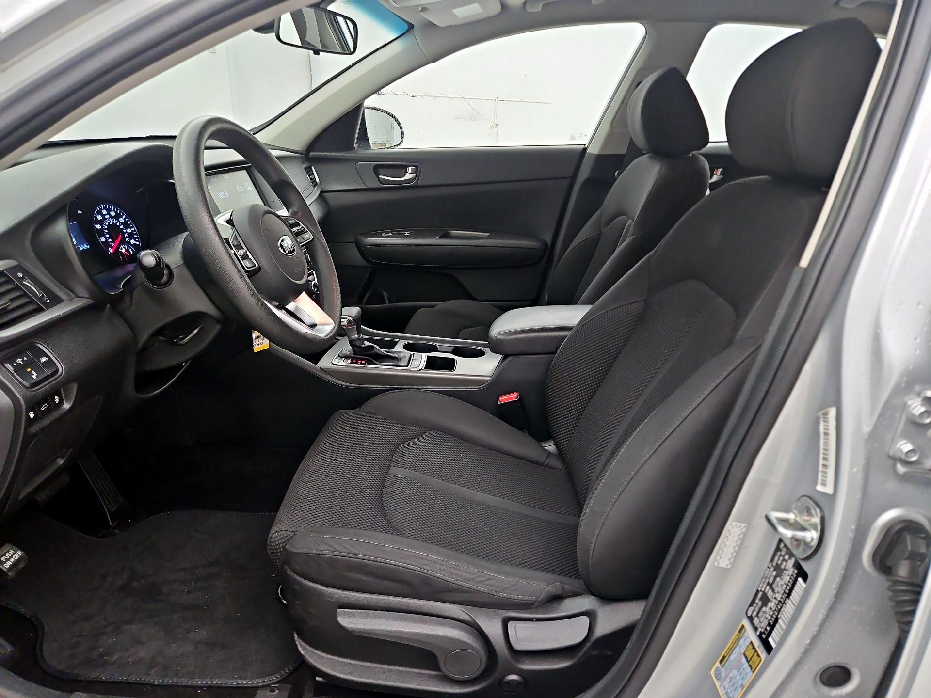Thumbnail: 2020 Kia Optima - 11