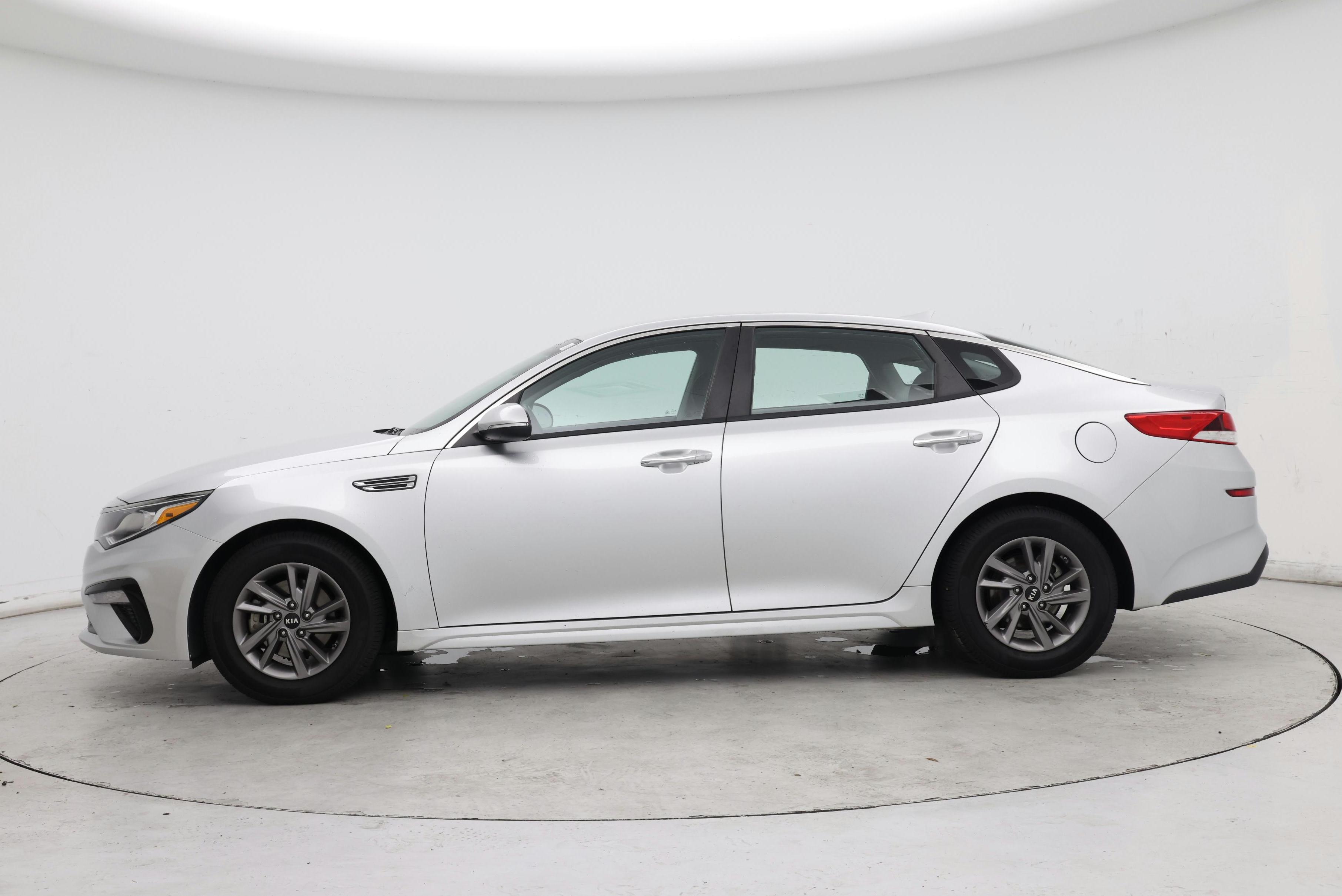 Thumbnail: 2020 Kia Optima - 3