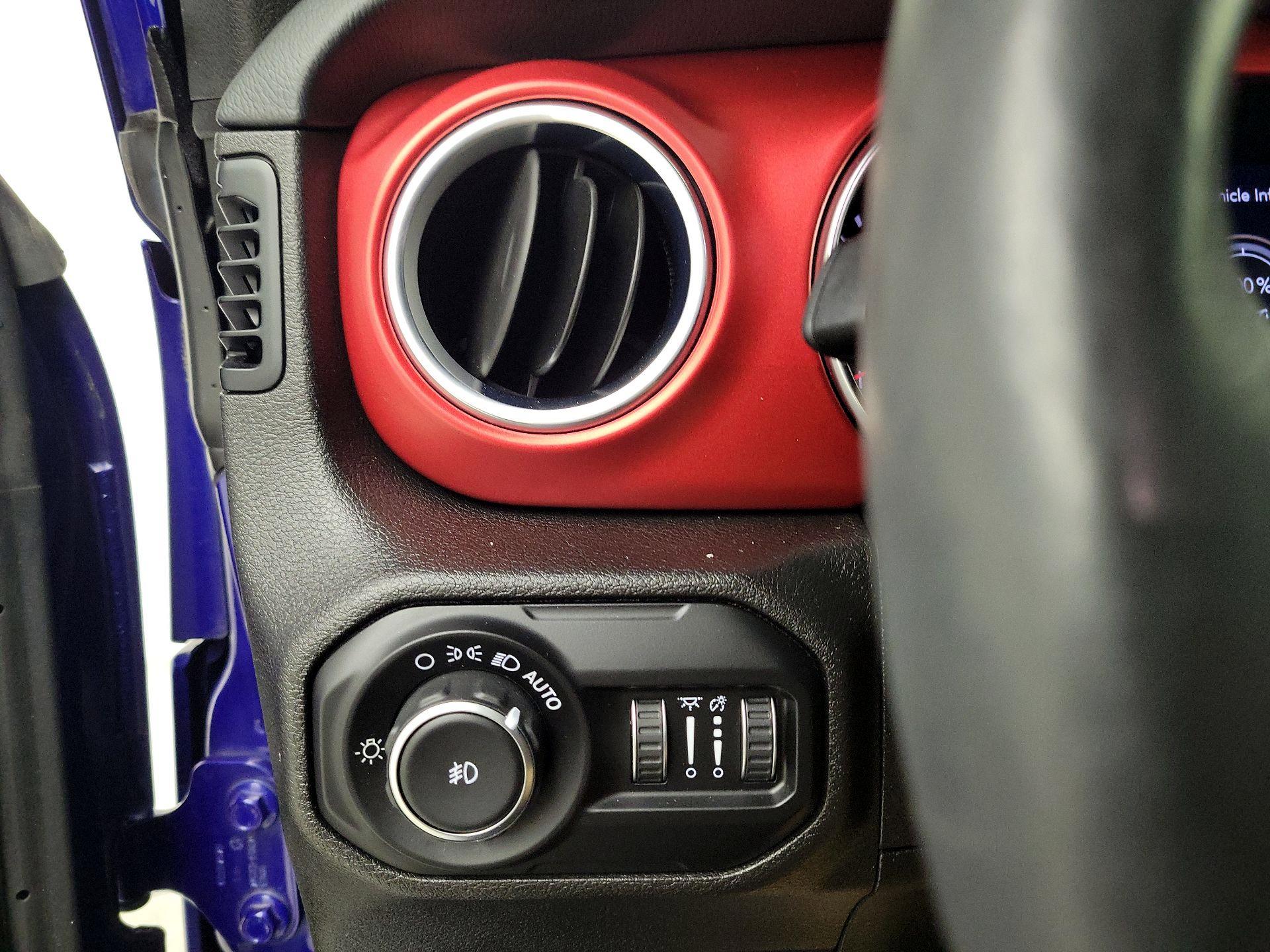 Thumbnail: 2019 Jeep Wrangler - 13
