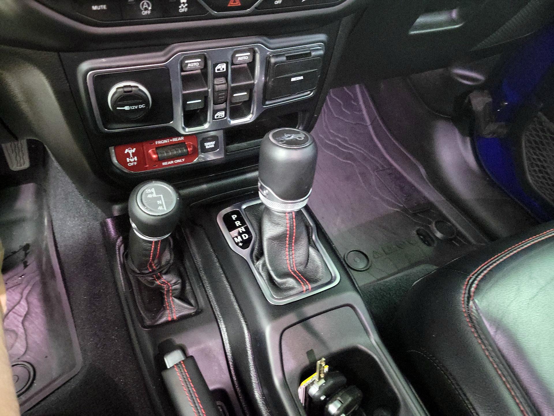 Thumbnail: 2019 Jeep Wrangler - 17
