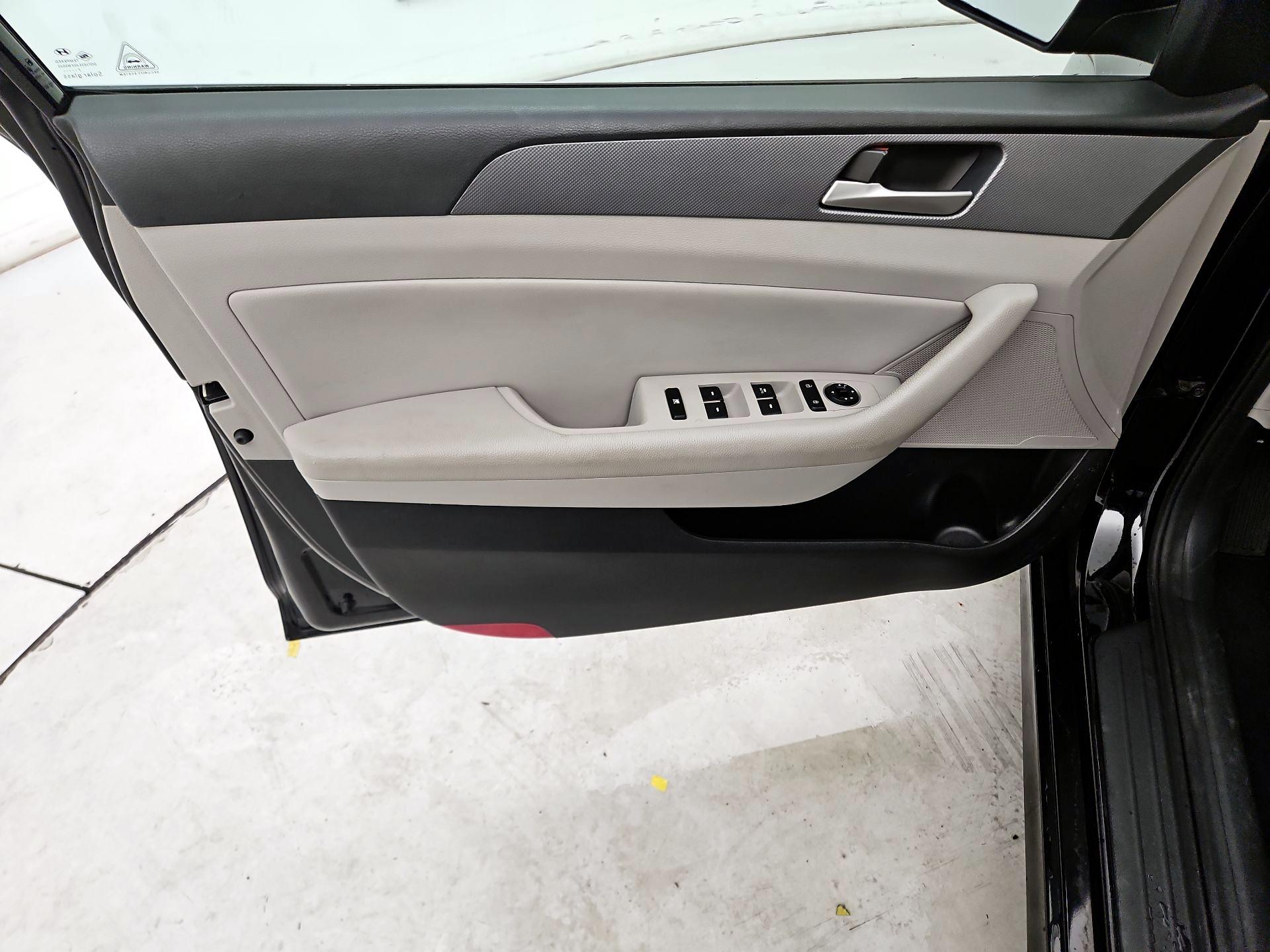 Thumbnail: 2018 Hyundai Sonata - 12