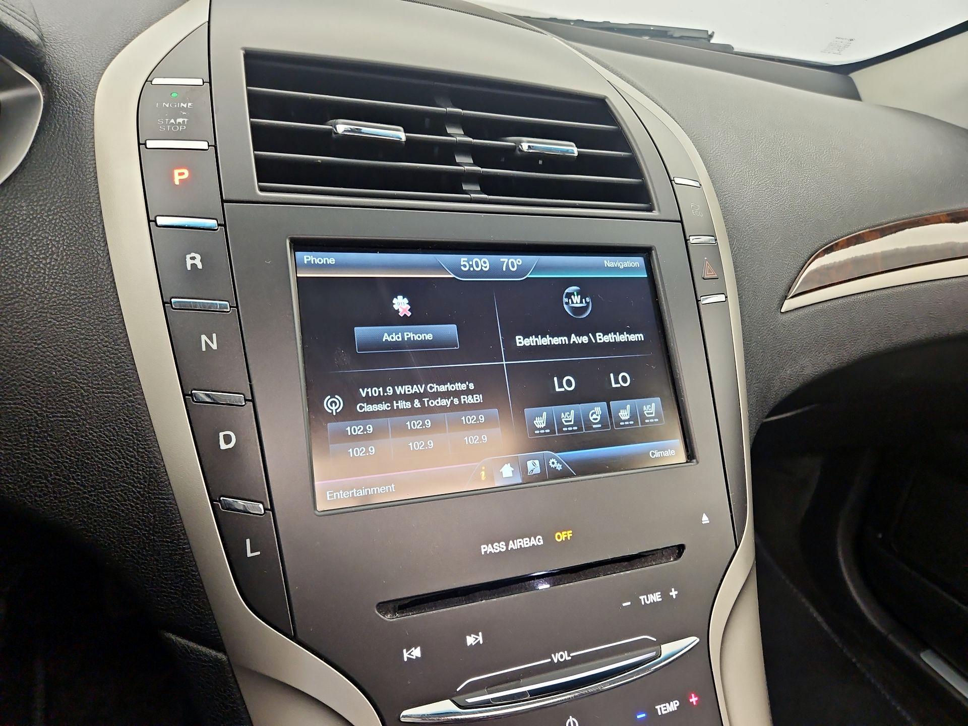 Thumbnail: 2016 Lincoln MKZ - 18