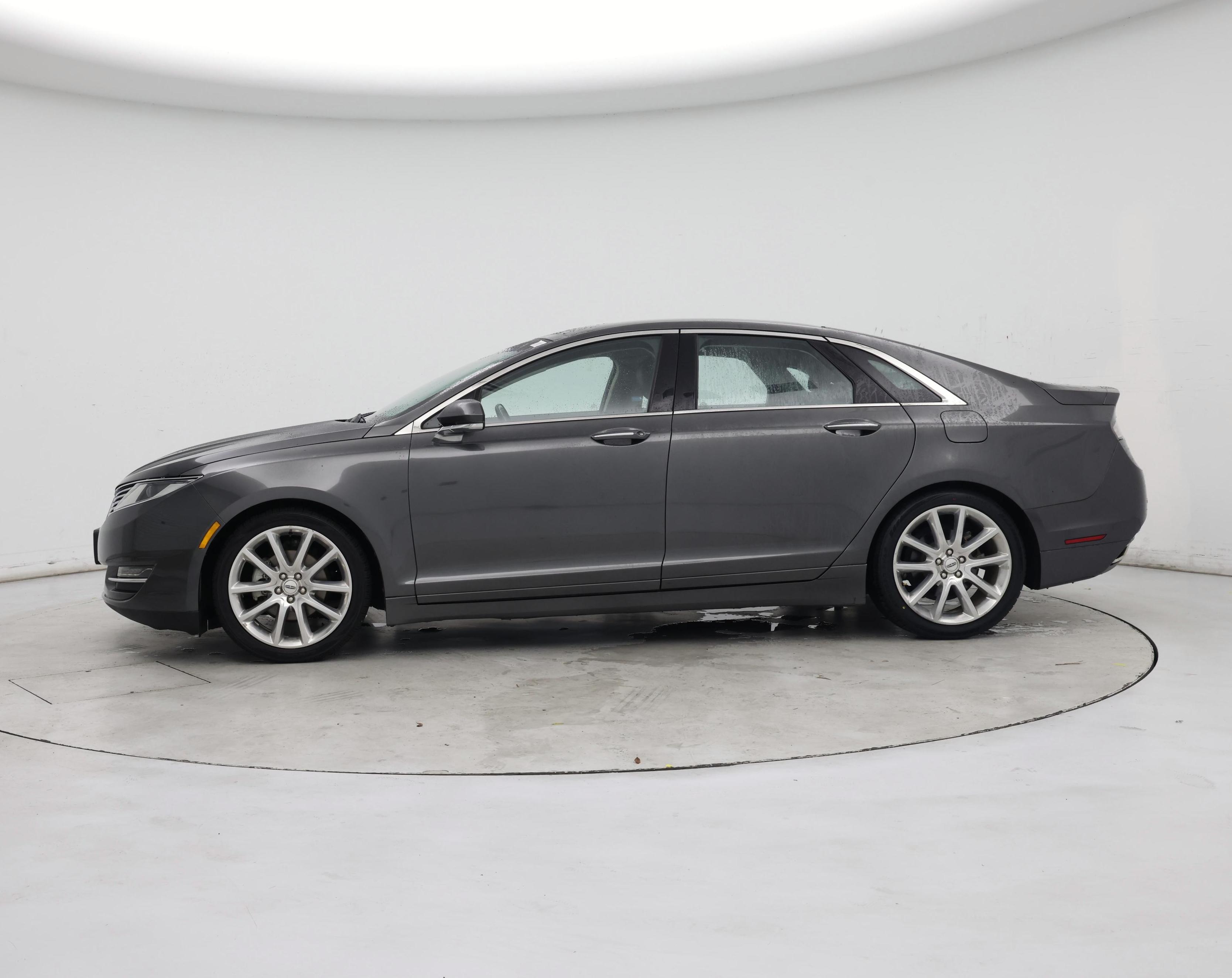 Thumbnail: 2016 Lincoln MKZ - 3