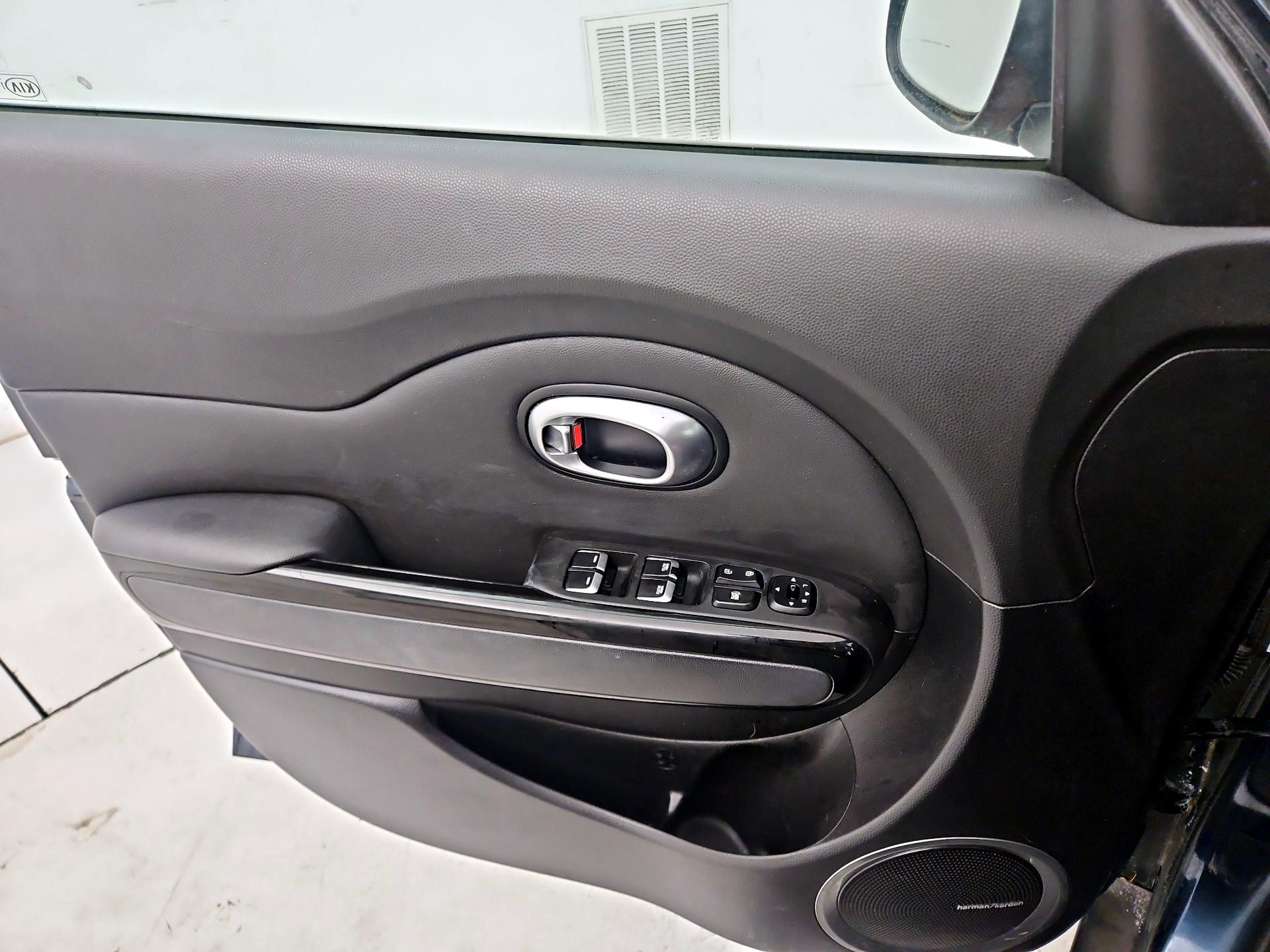 Thumbnail: 2017 Kia Soul - 12