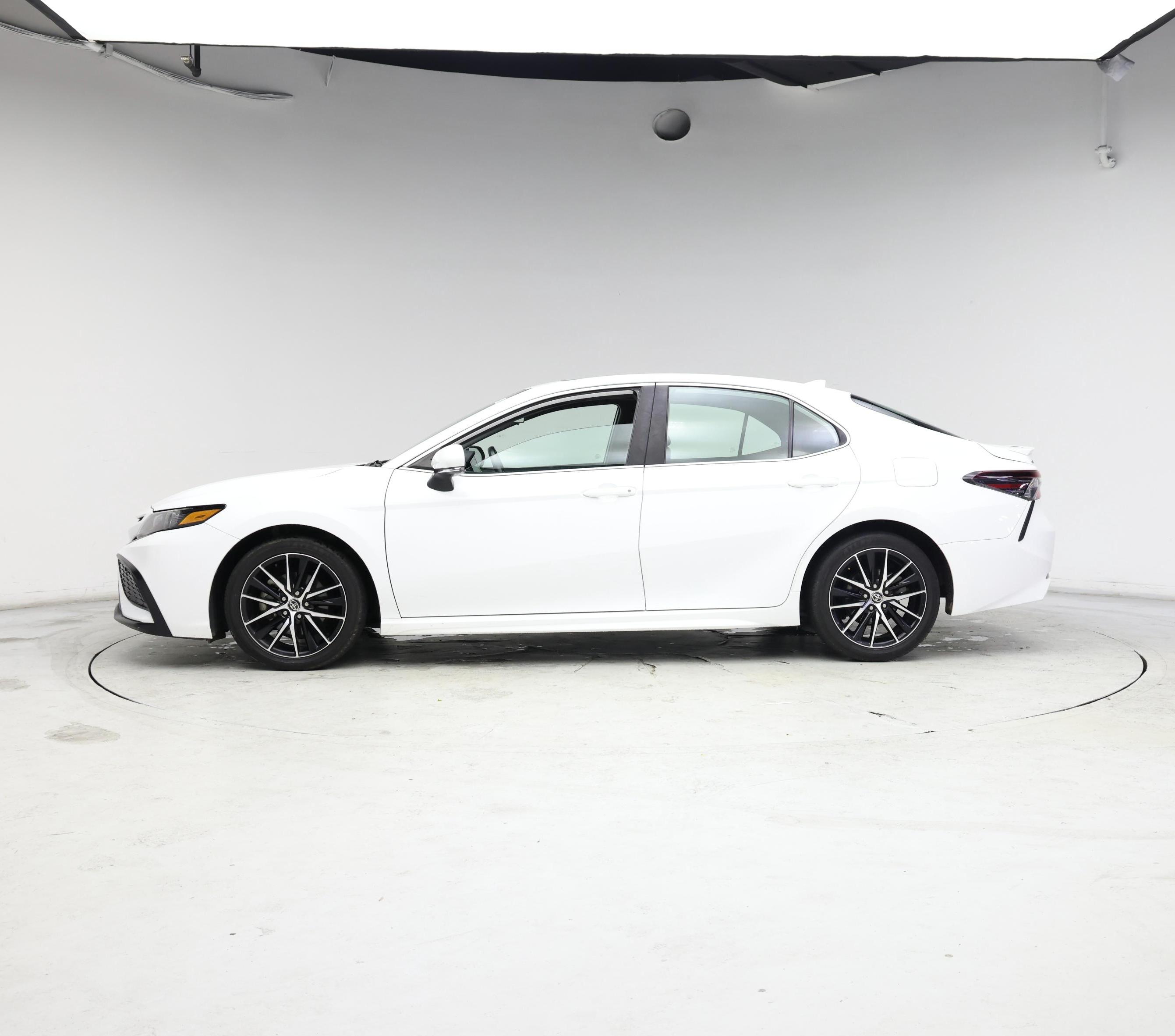 Thumbnail: 2021 Toyota Camry - 3