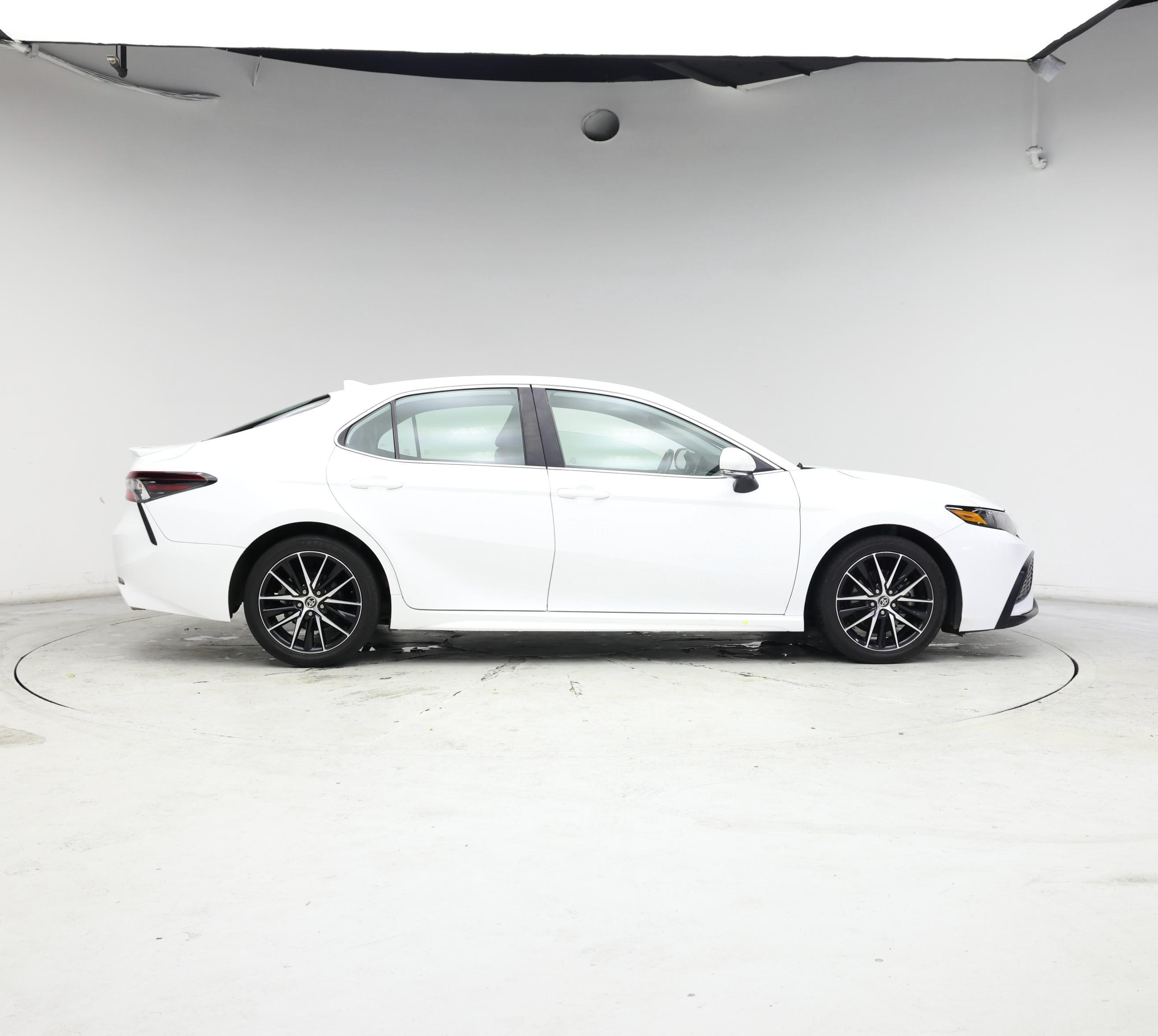 Thumbnail: 2021 Toyota Camry - 7