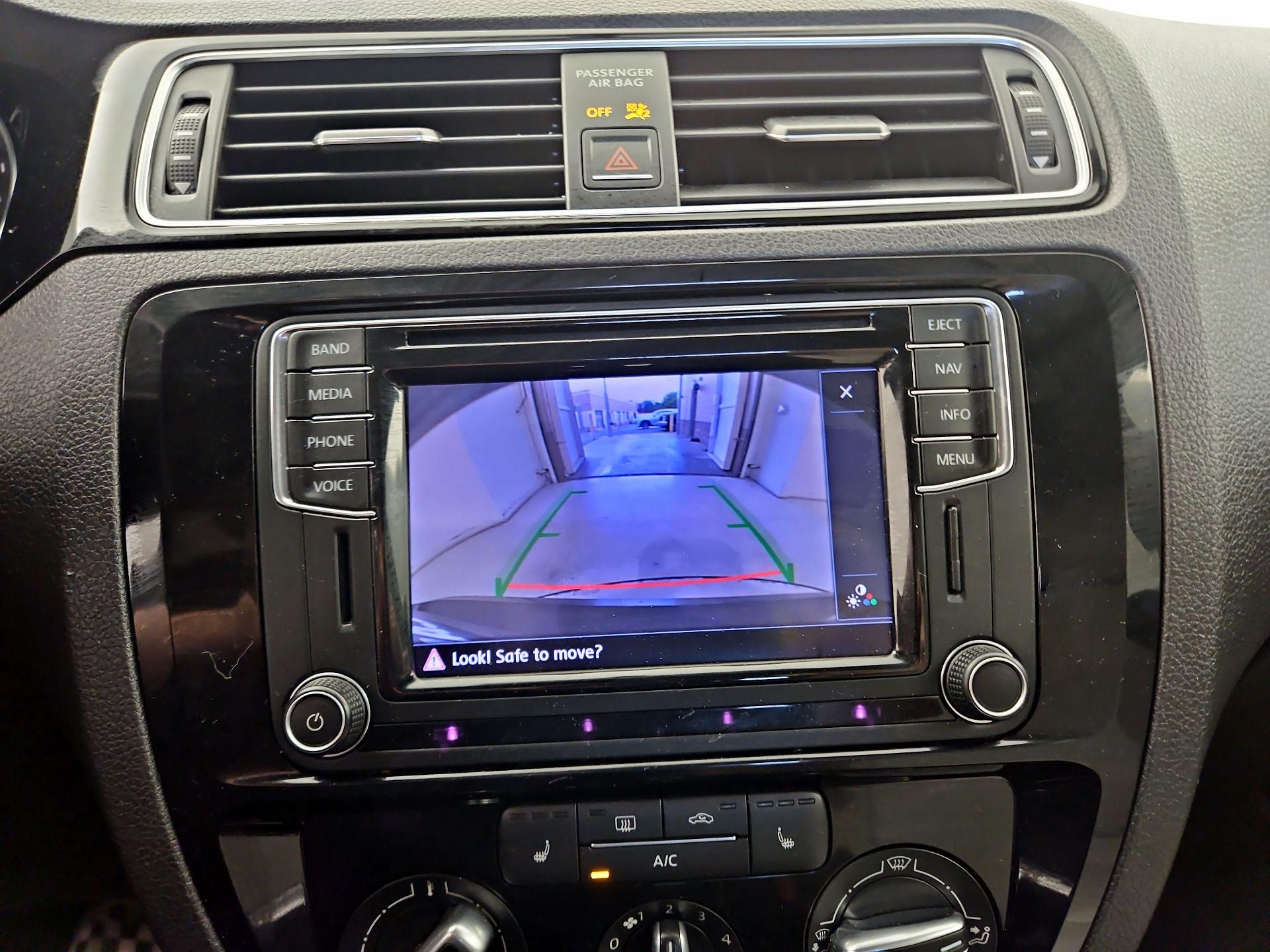 Thumbnail: 2016 Volkswagen Jetta - 15