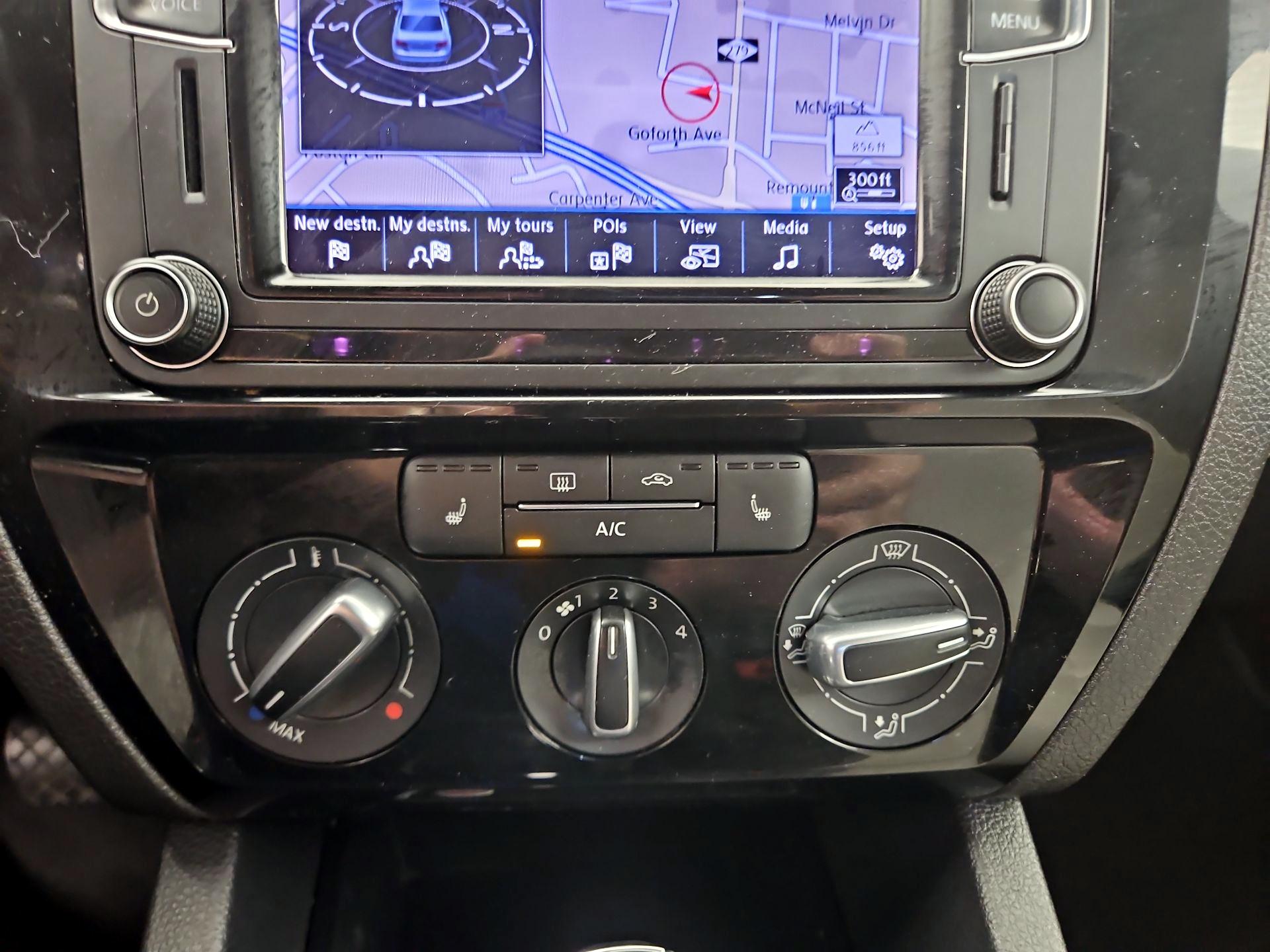 Thumbnail: 2016 Volkswagen Jetta - 17