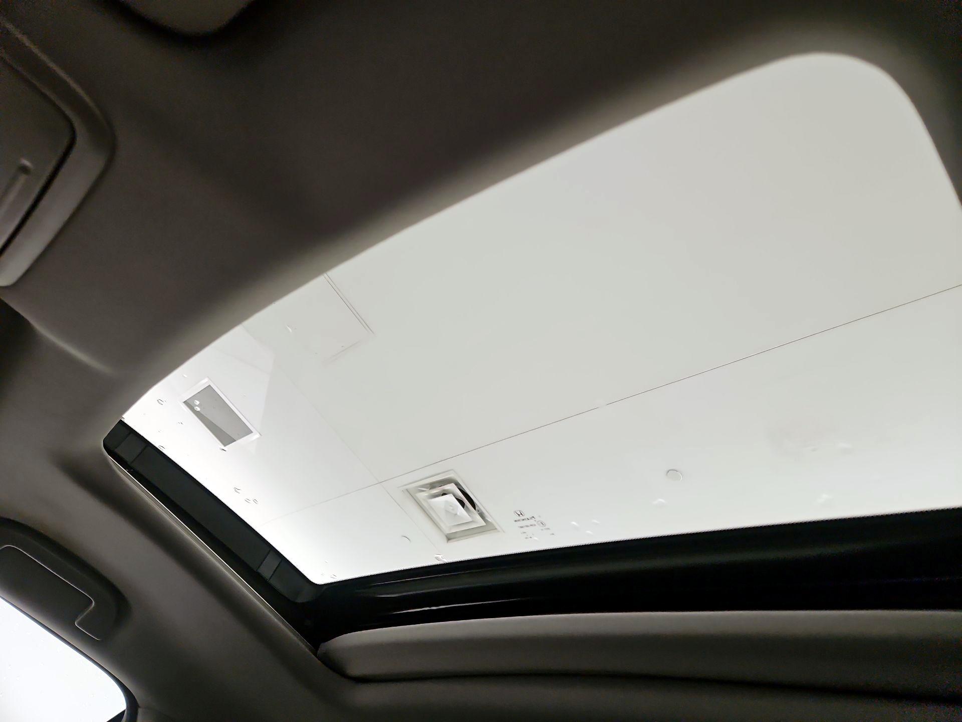 Thumbnail: 2017 Honda Pilot - 19