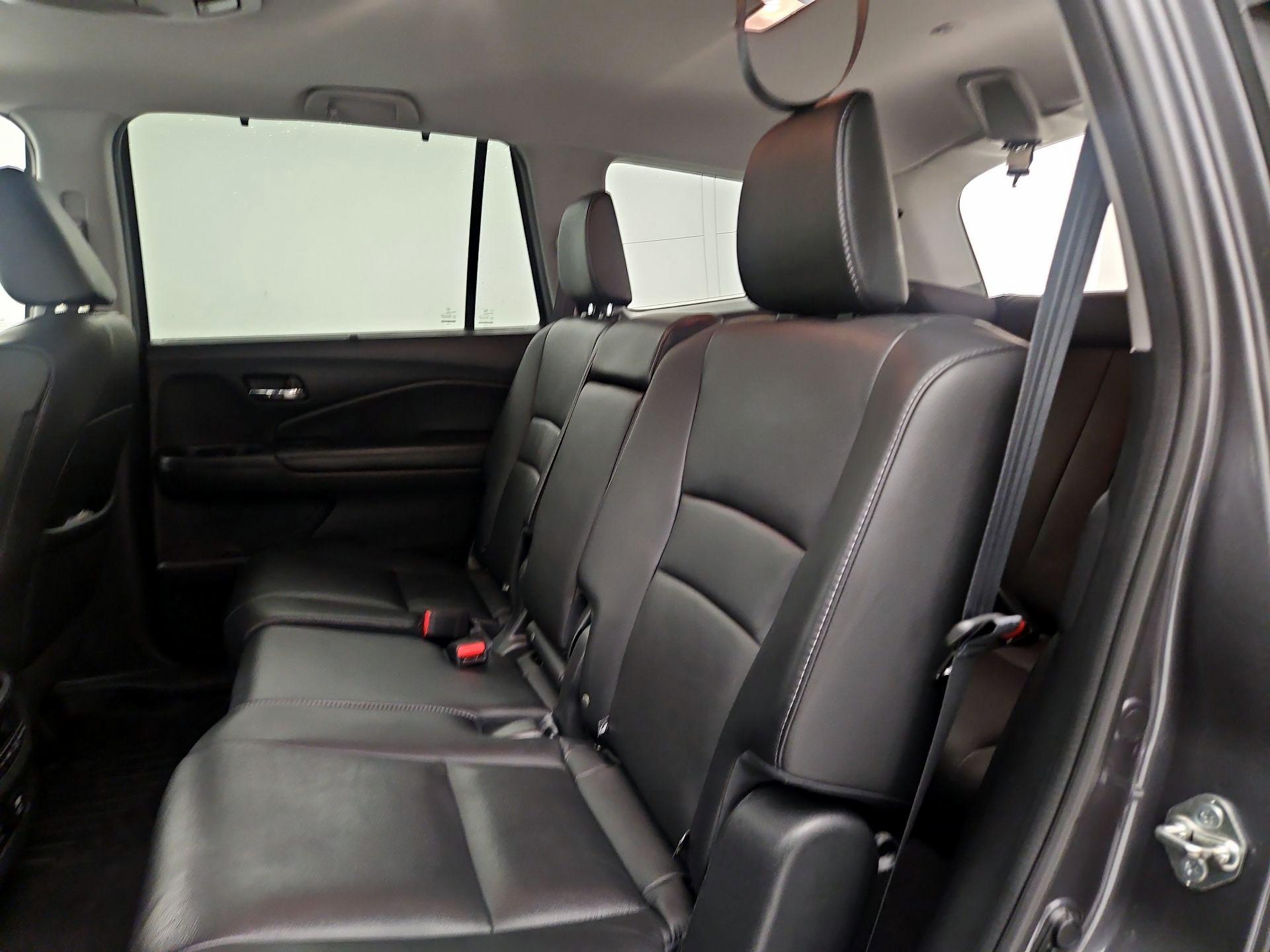 Thumbnail: 2017 Honda Pilot - 20