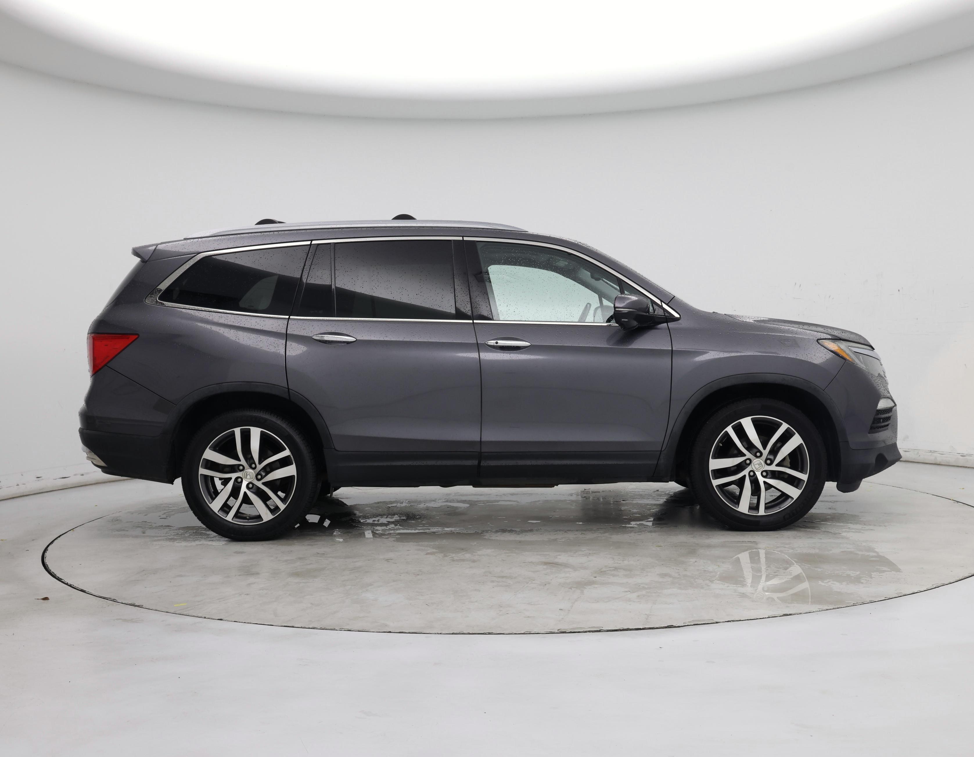Thumbnail: 2017 Honda Pilot - 7