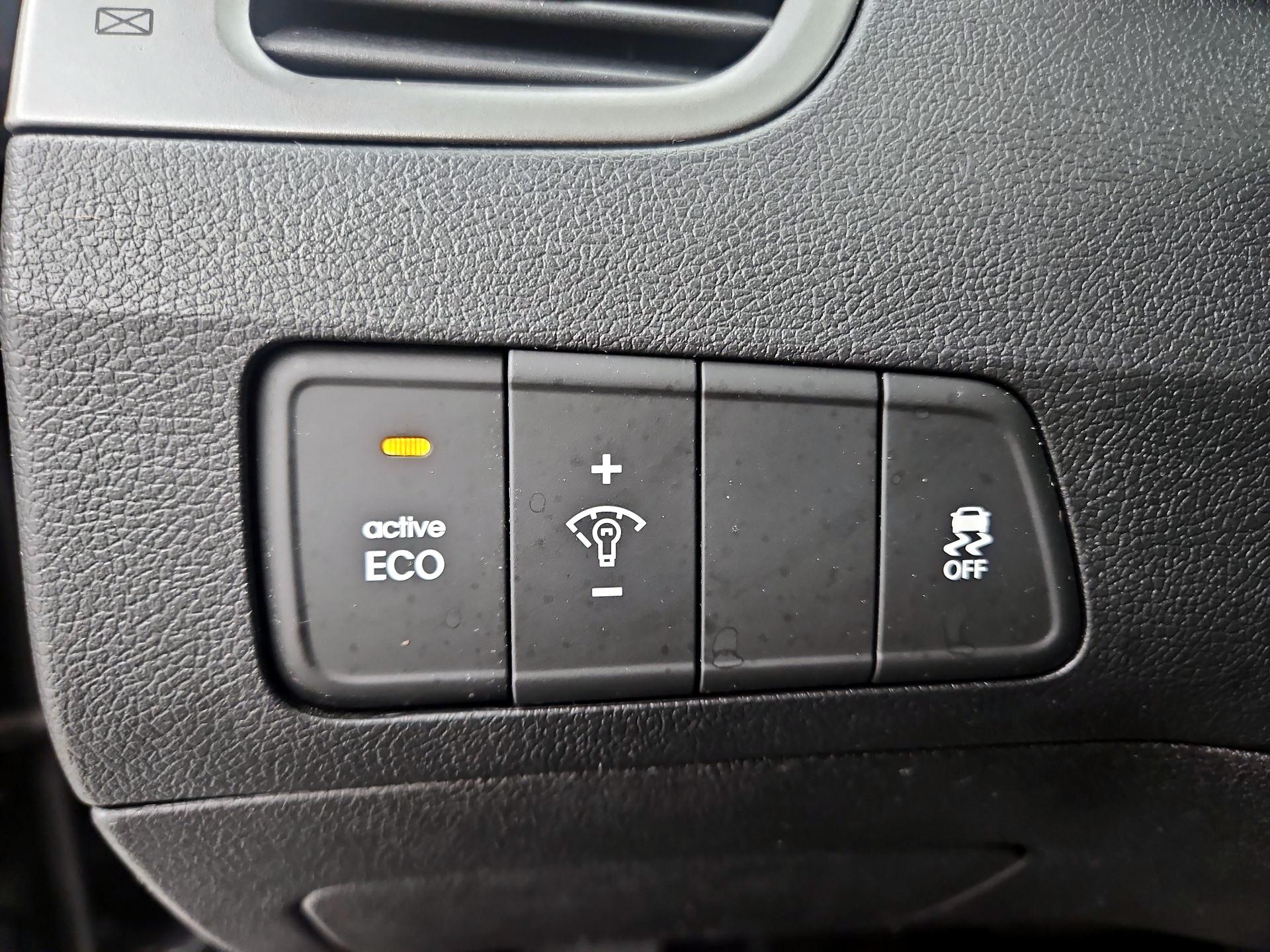 Thumbnail: 2013 Hyundai Elantra - 13