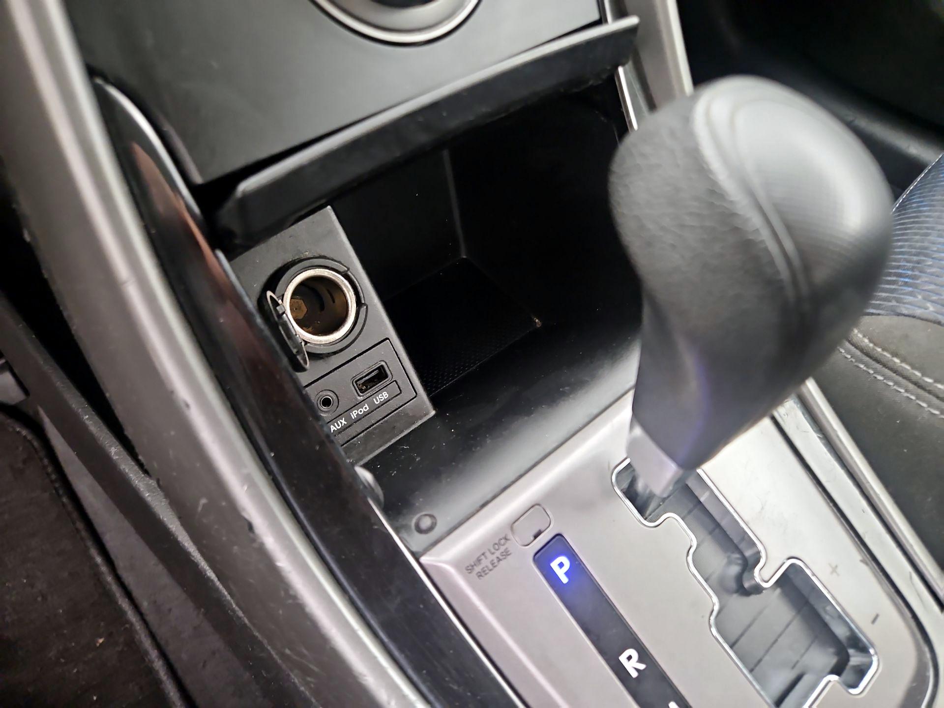 Thumbnail: 2013 Hyundai Elantra - 17