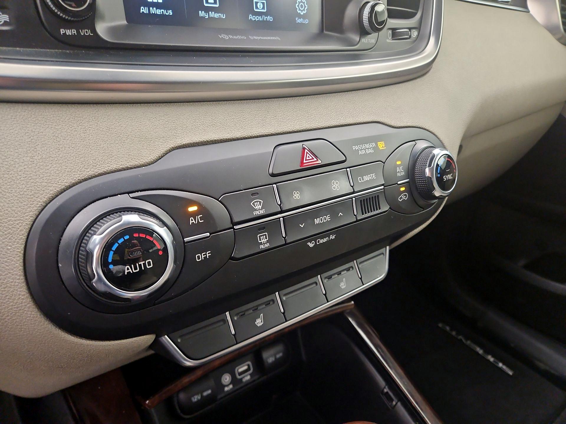 Thumbnail: 2018 Kia Sorento - 16