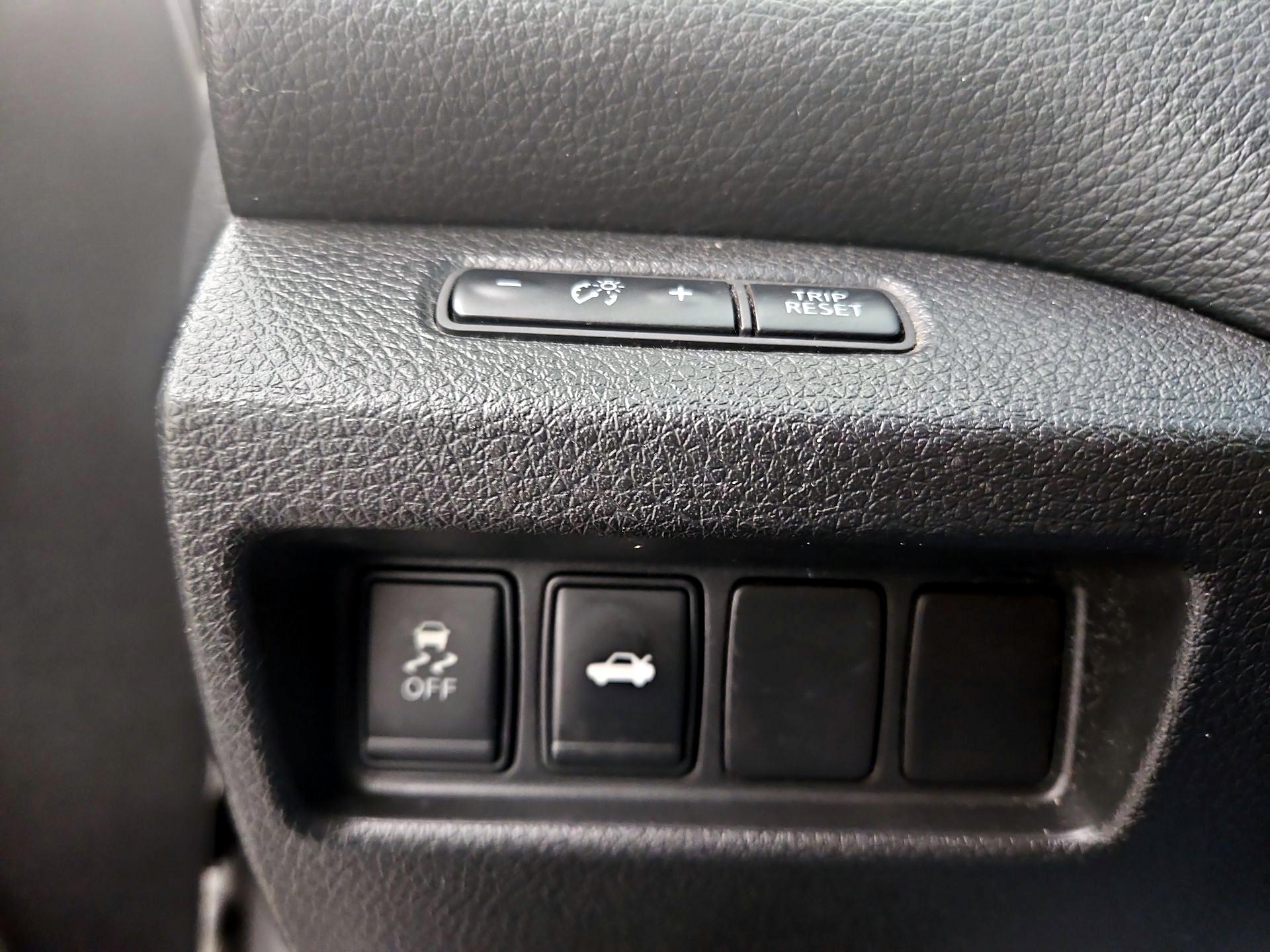 Thumbnail: 2013 Nissan Altima - 13