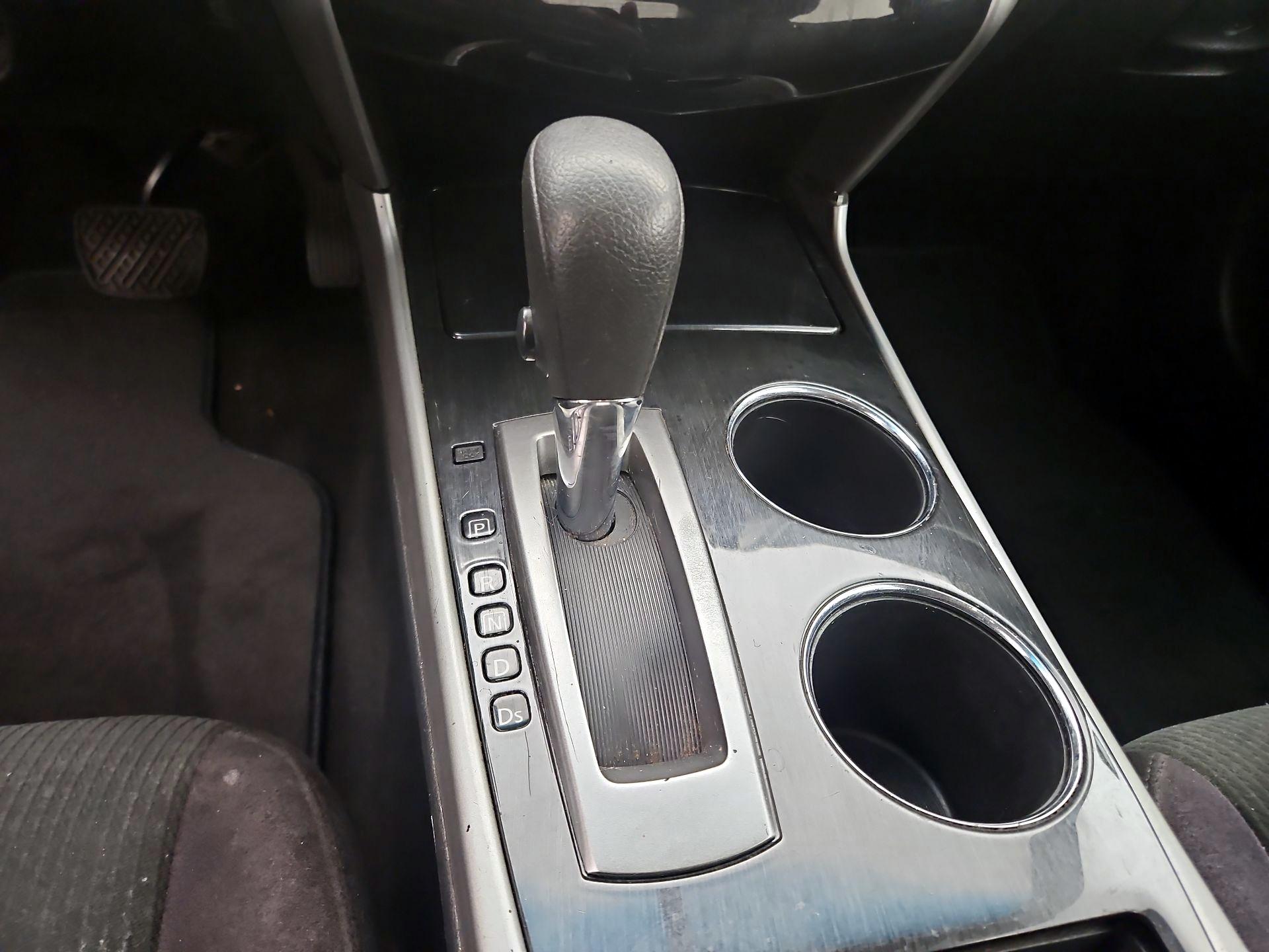Thumbnail: 2013 Nissan Altima - 17