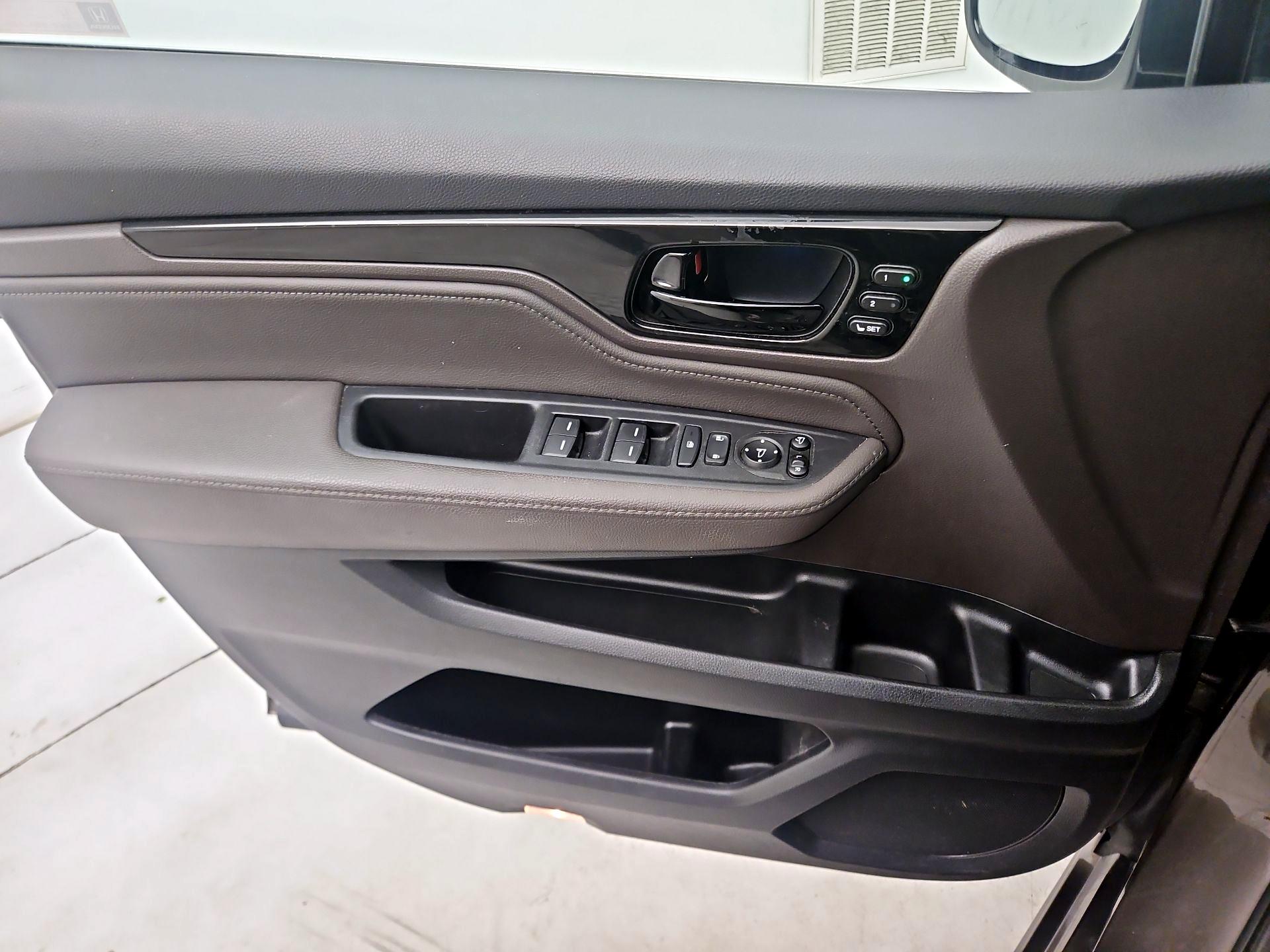 Thumbnail: 2019 Honda Odyssey - 12