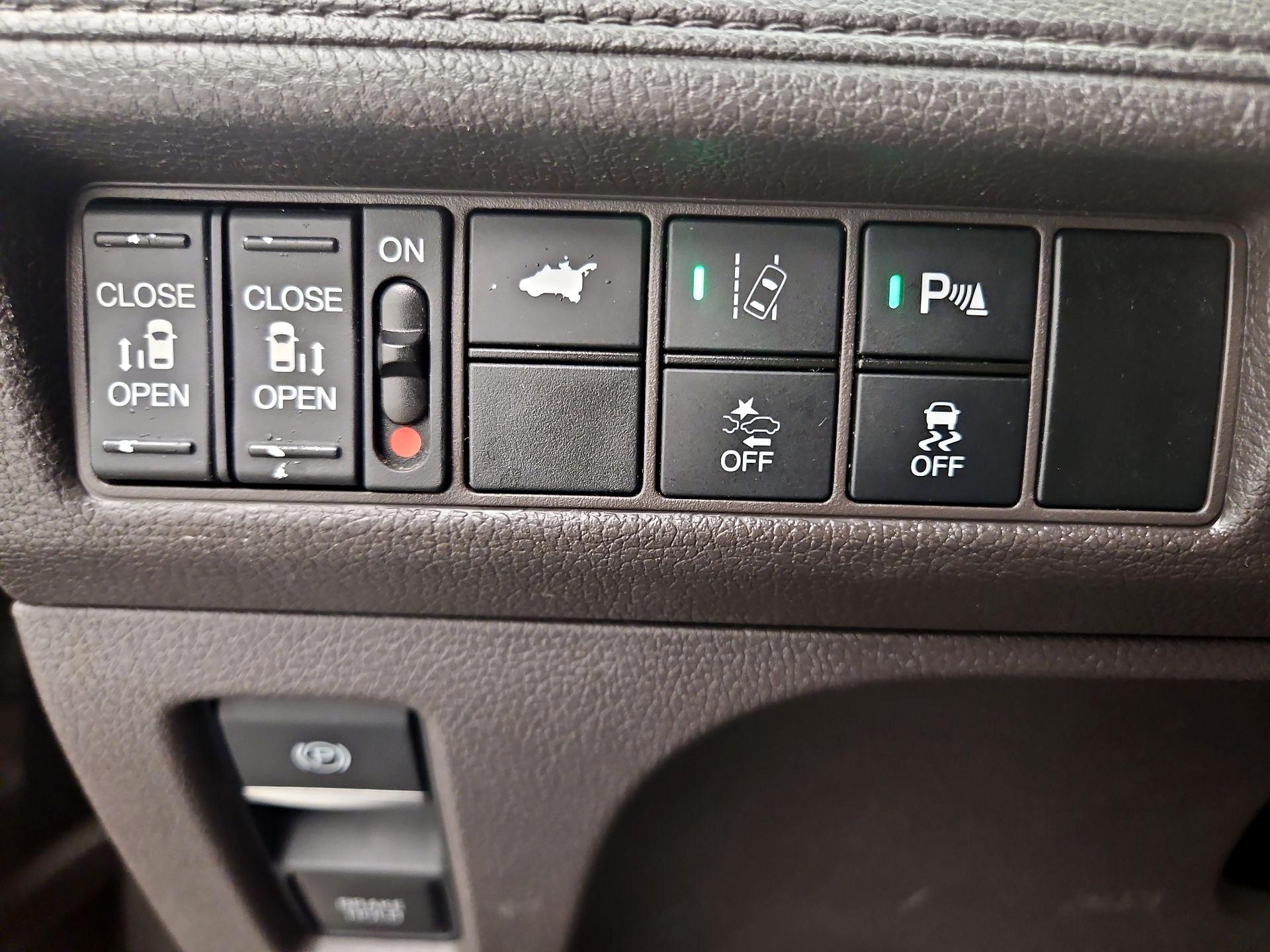 Thumbnail: 2019 Honda Odyssey - 13