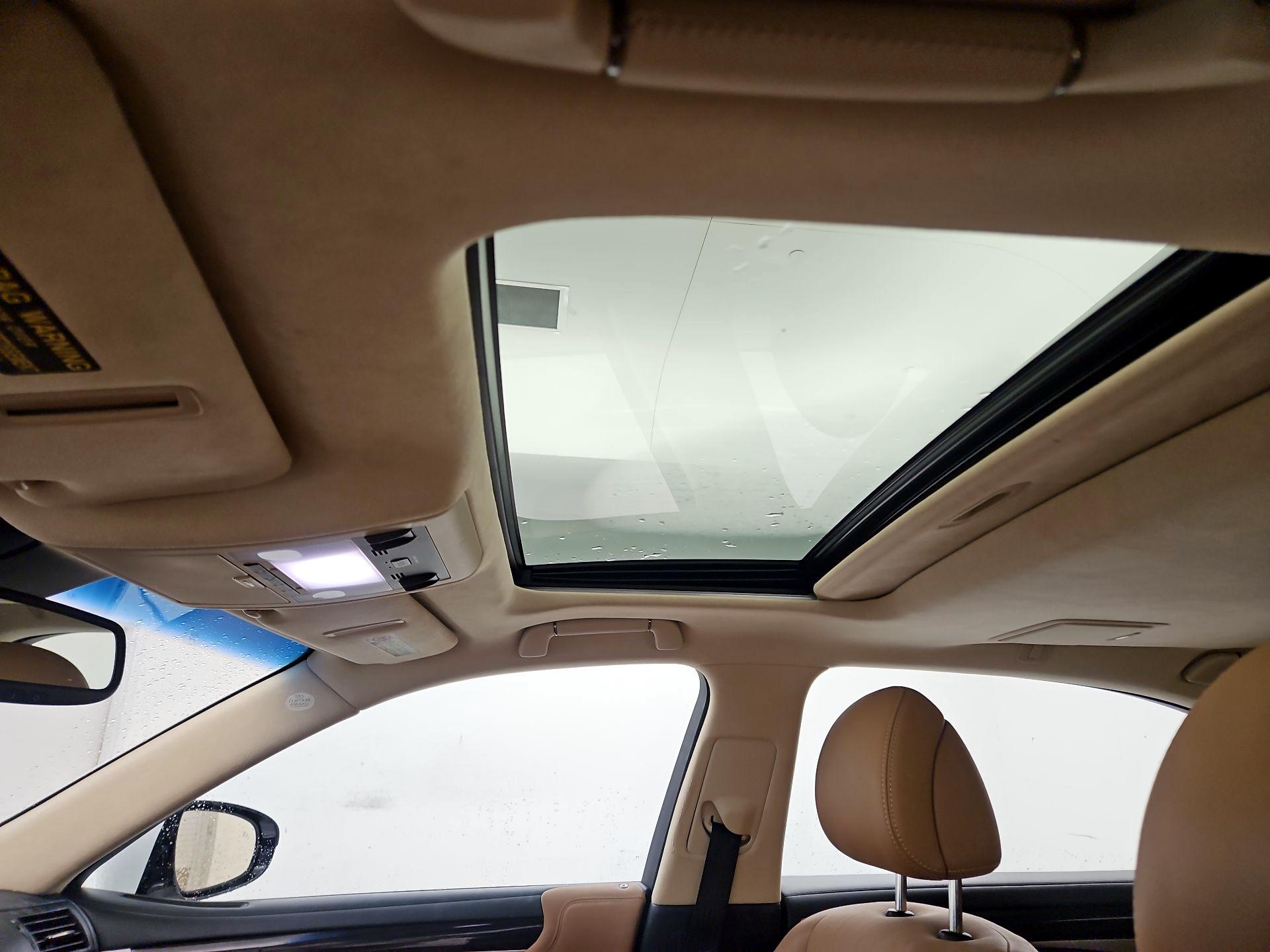 Thumbnail: 2015 Lexus LS - 20