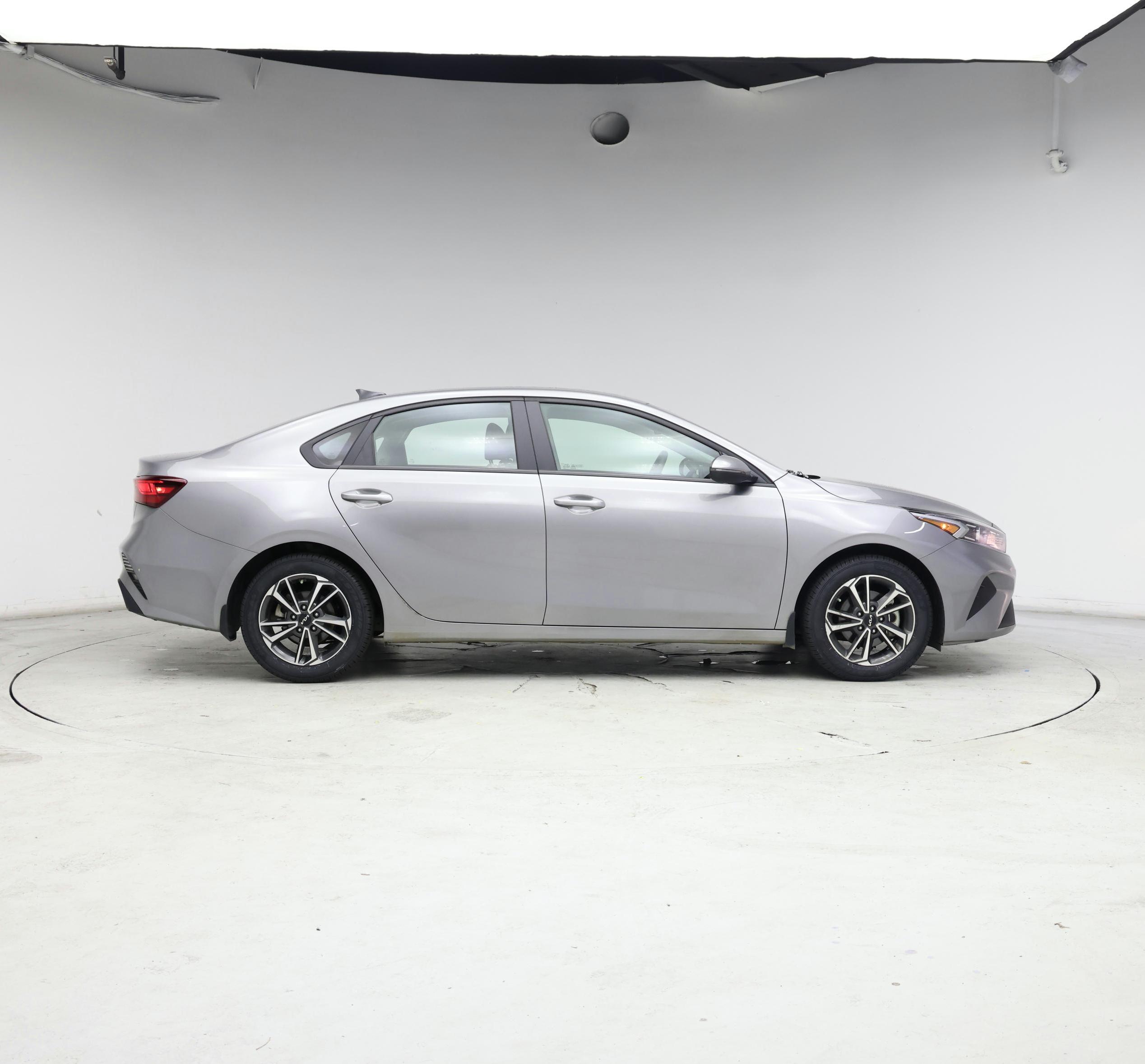 Thumbnail: 2023 Kia Forte - 7