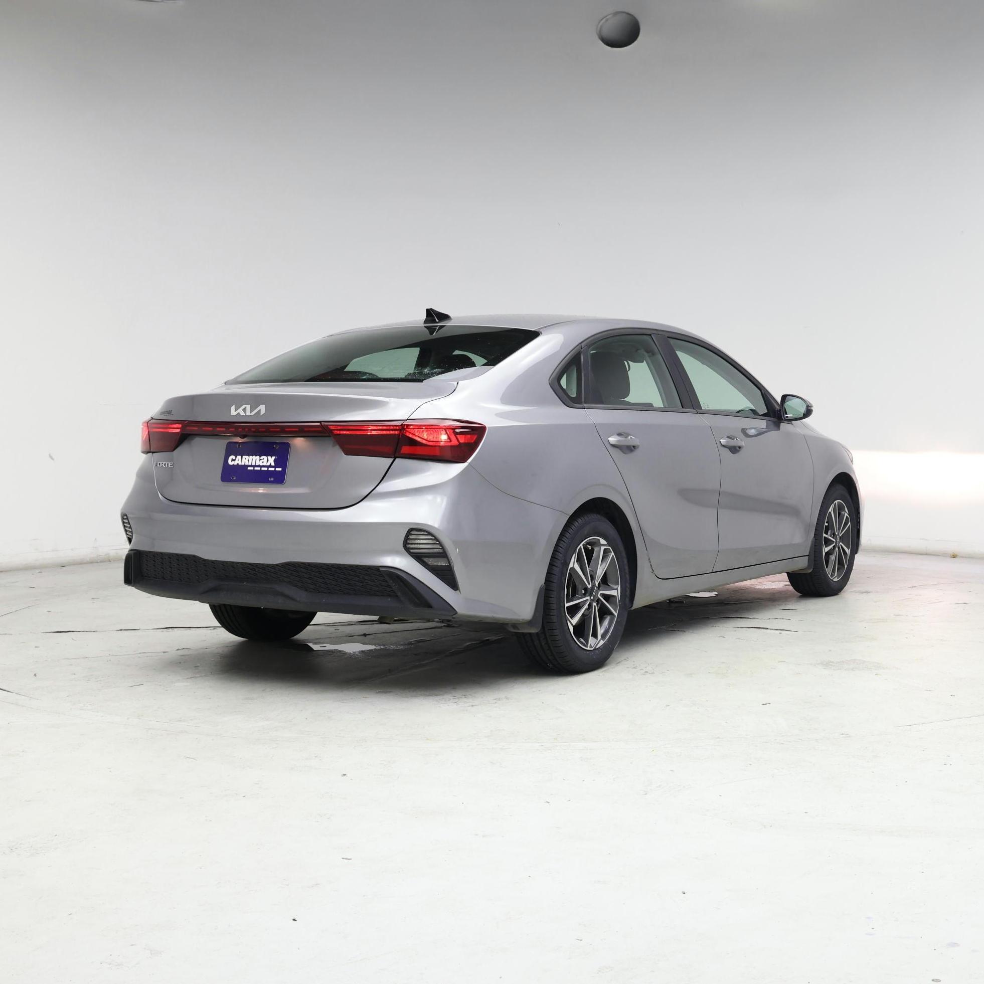 Thumbnail: 2023 Kia Forte - 8