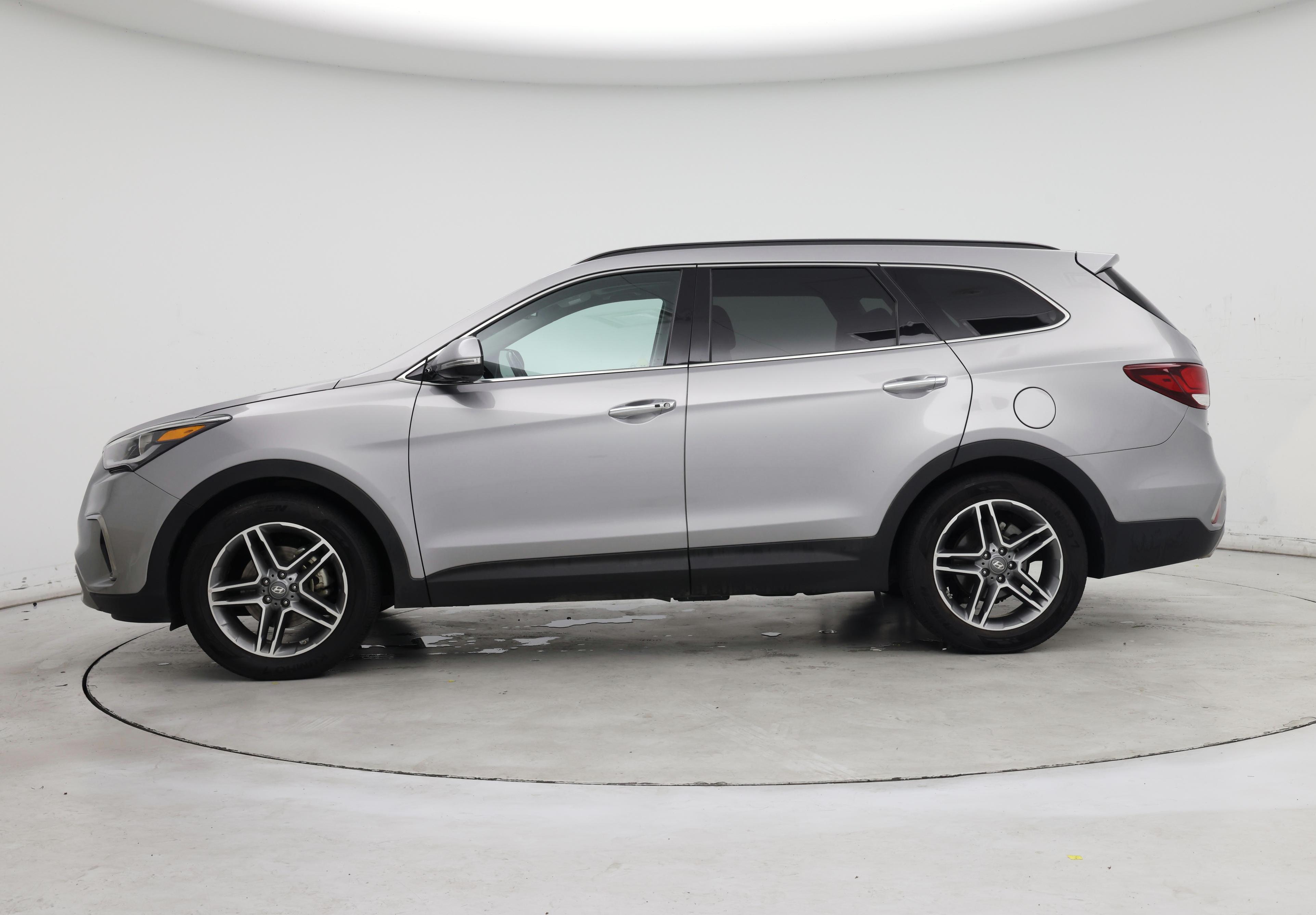Thumbnail: 2017 Hyundai Santa Fe - 3