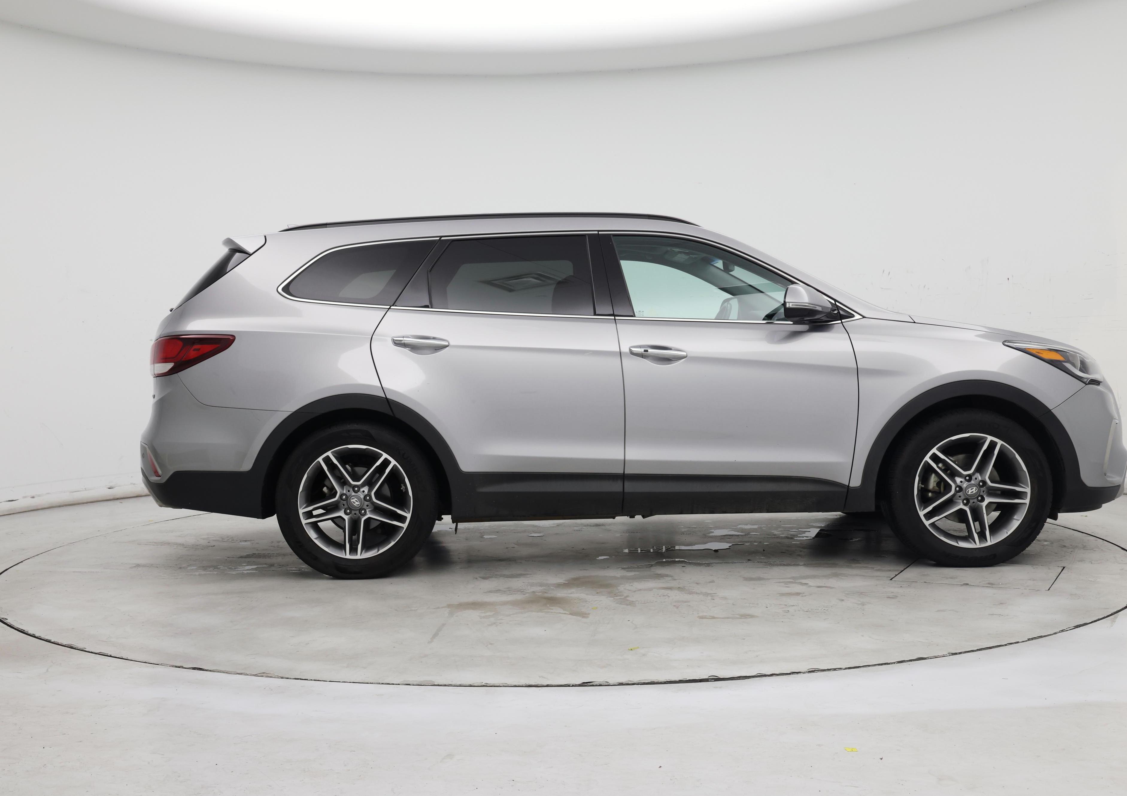 Thumbnail: 2017 Hyundai Santa Fe - 7