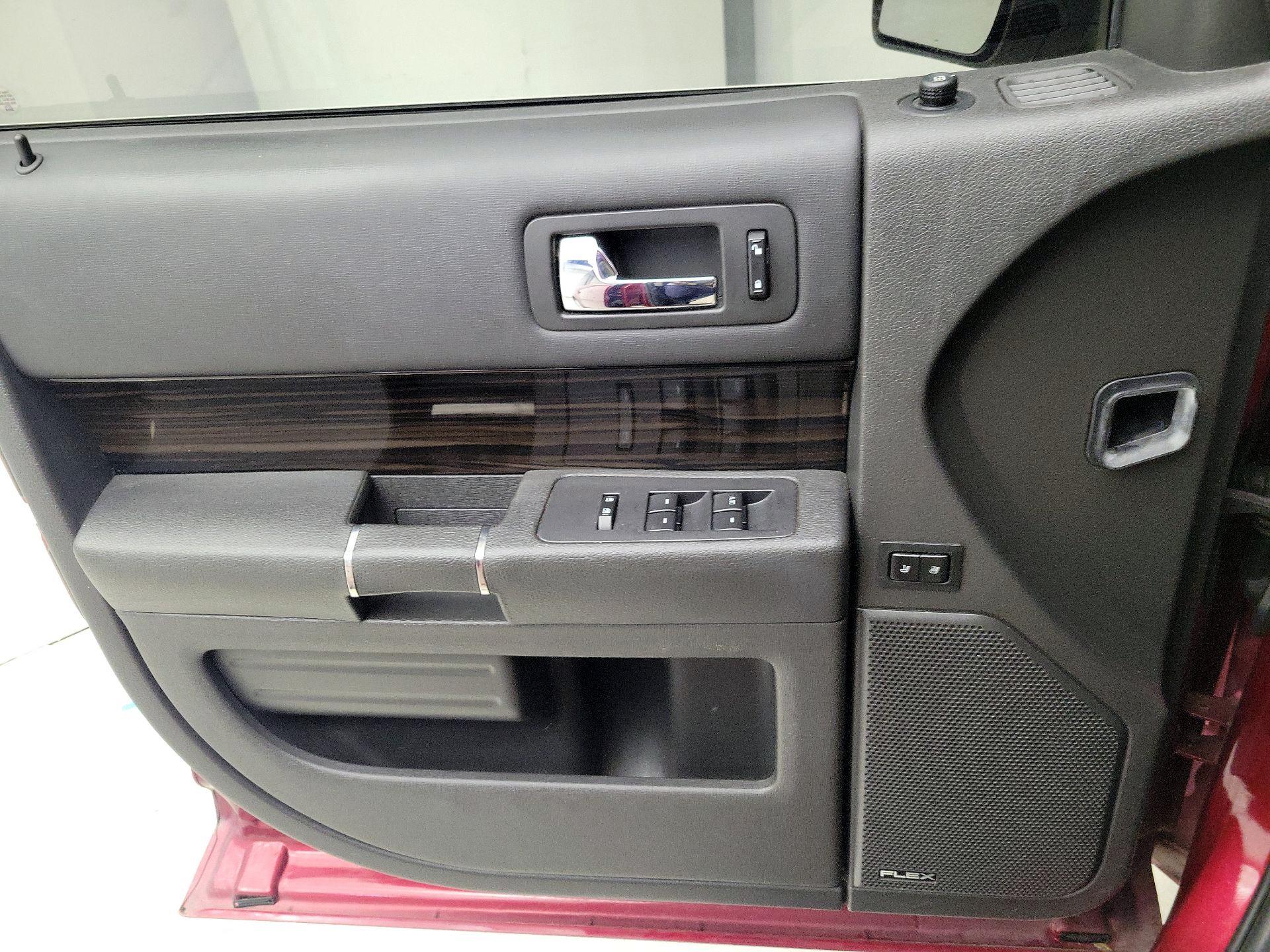 Thumbnail: 2014 Ford Flex - 12