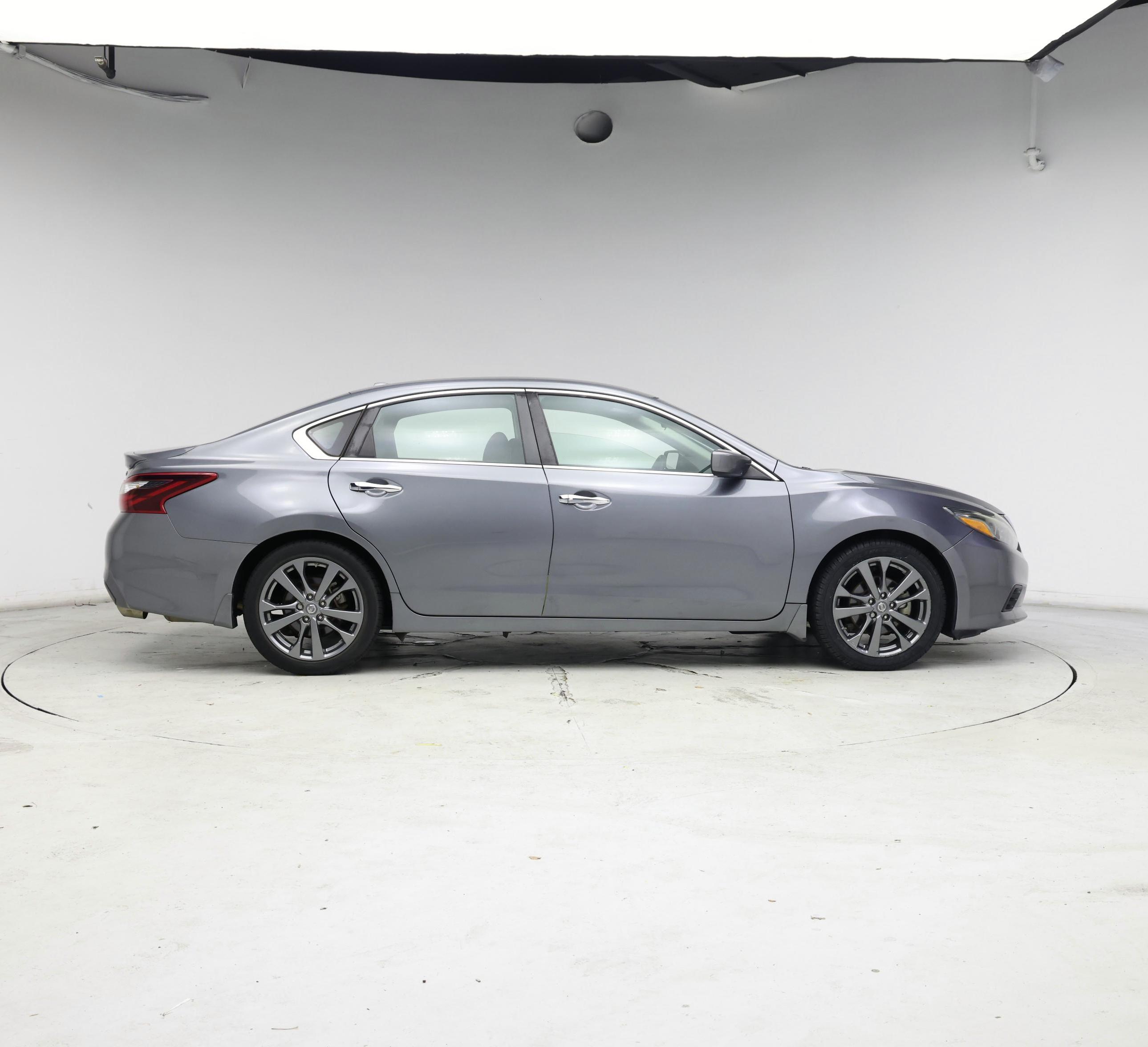 Thumbnail: 2018 Nissan Altima - 7