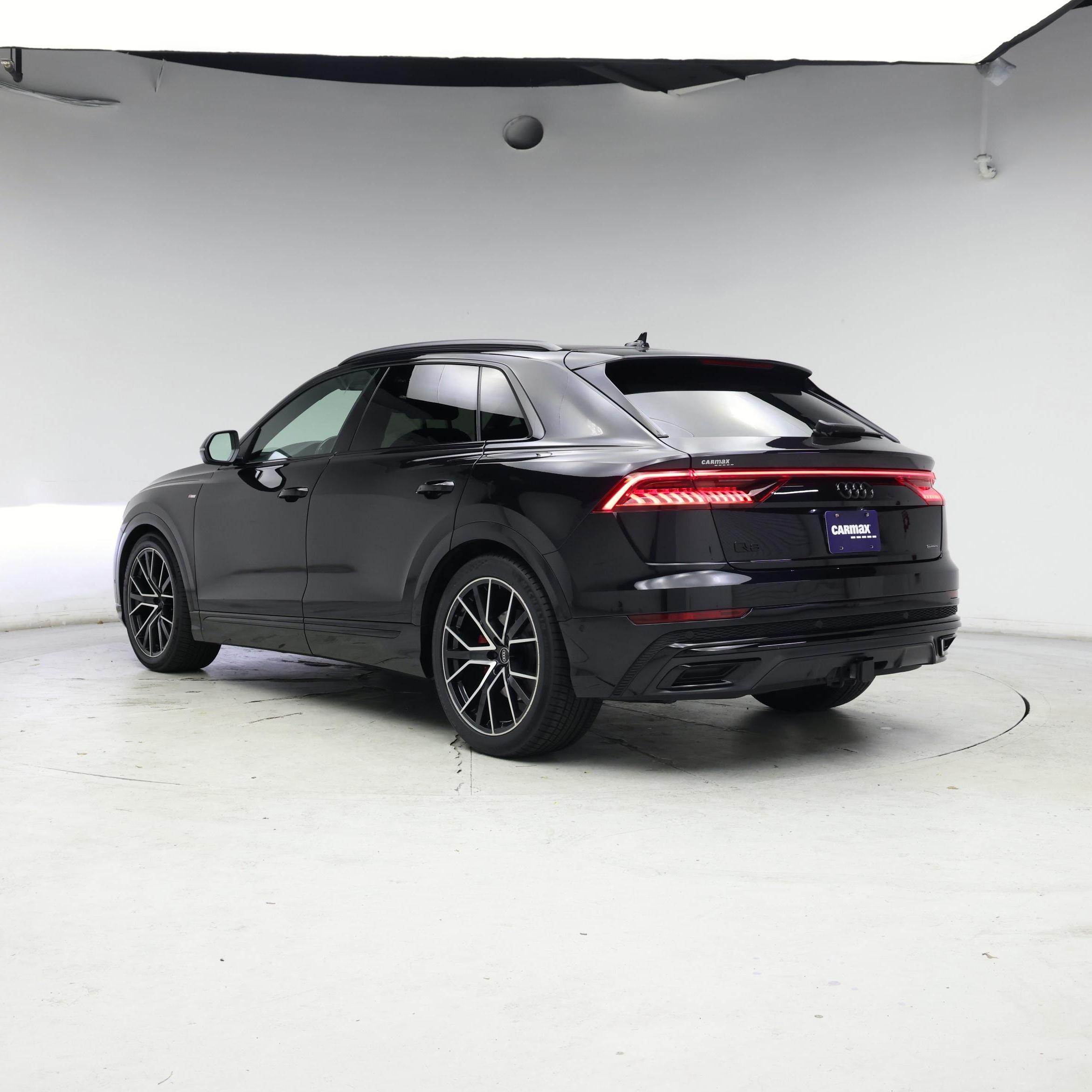 Thumbnail: 2021 Audi Q8 - 2