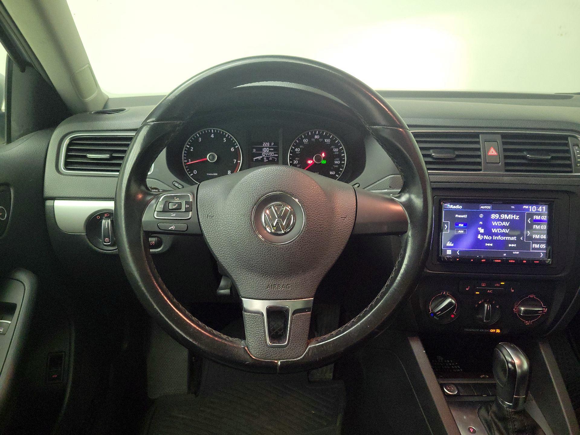Thumbnail: 2014 Volkswagen Jetta - 10