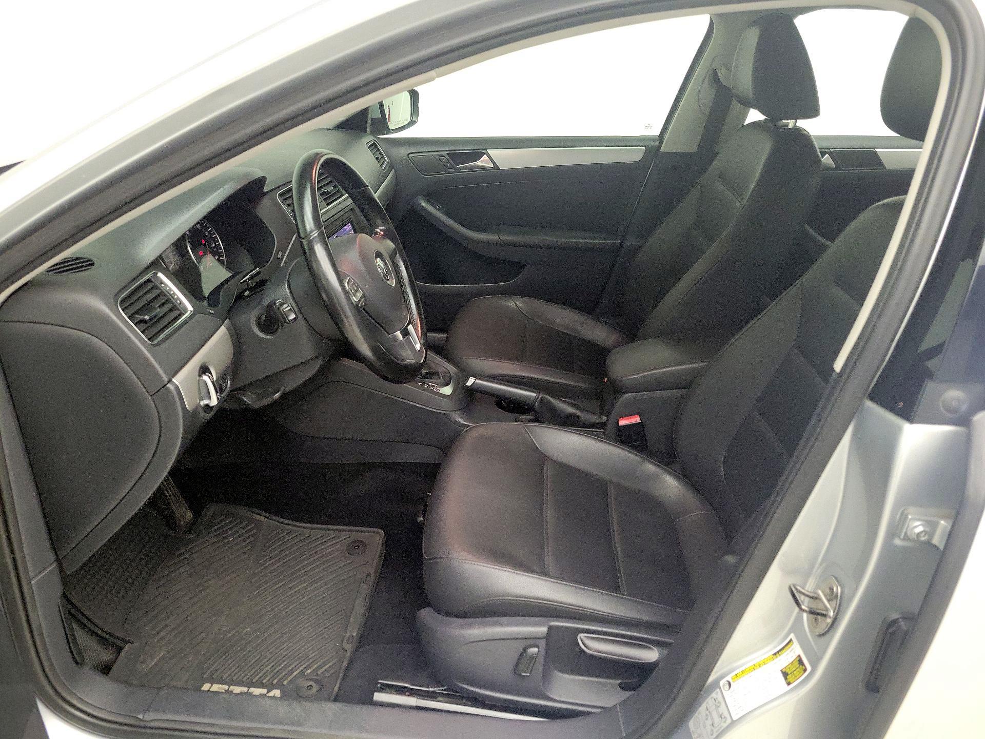 Thumbnail: 2014 Volkswagen Jetta - 11