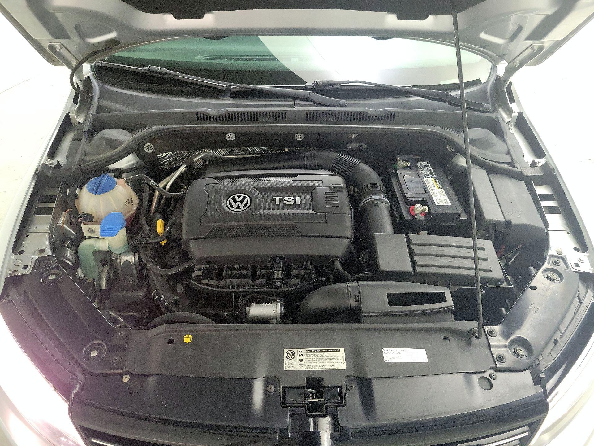 Thumbnail: 2014 Volkswagen Jetta - 20