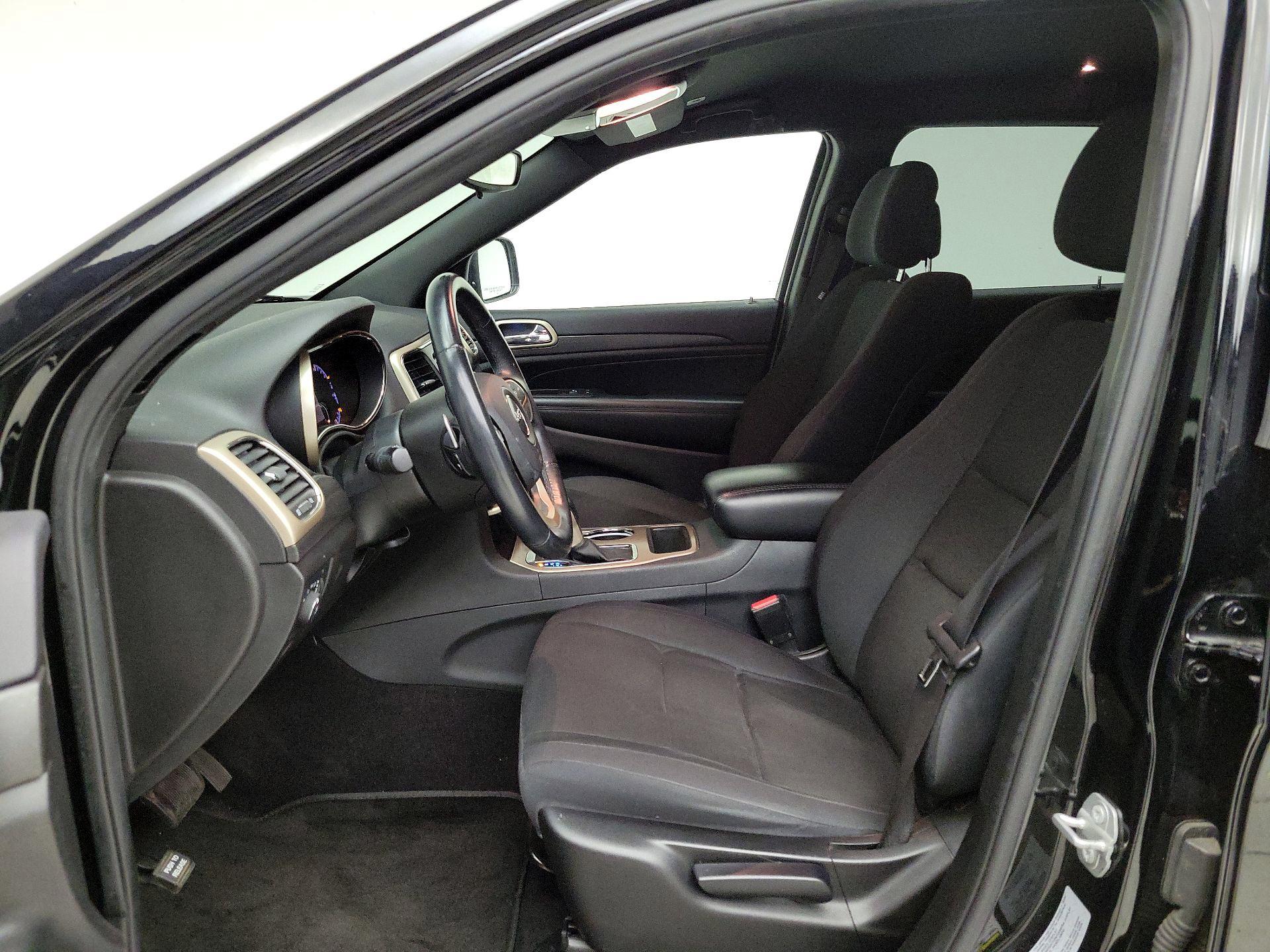 Thumbnail: 2017 Jeep Grand Cherokee - 11