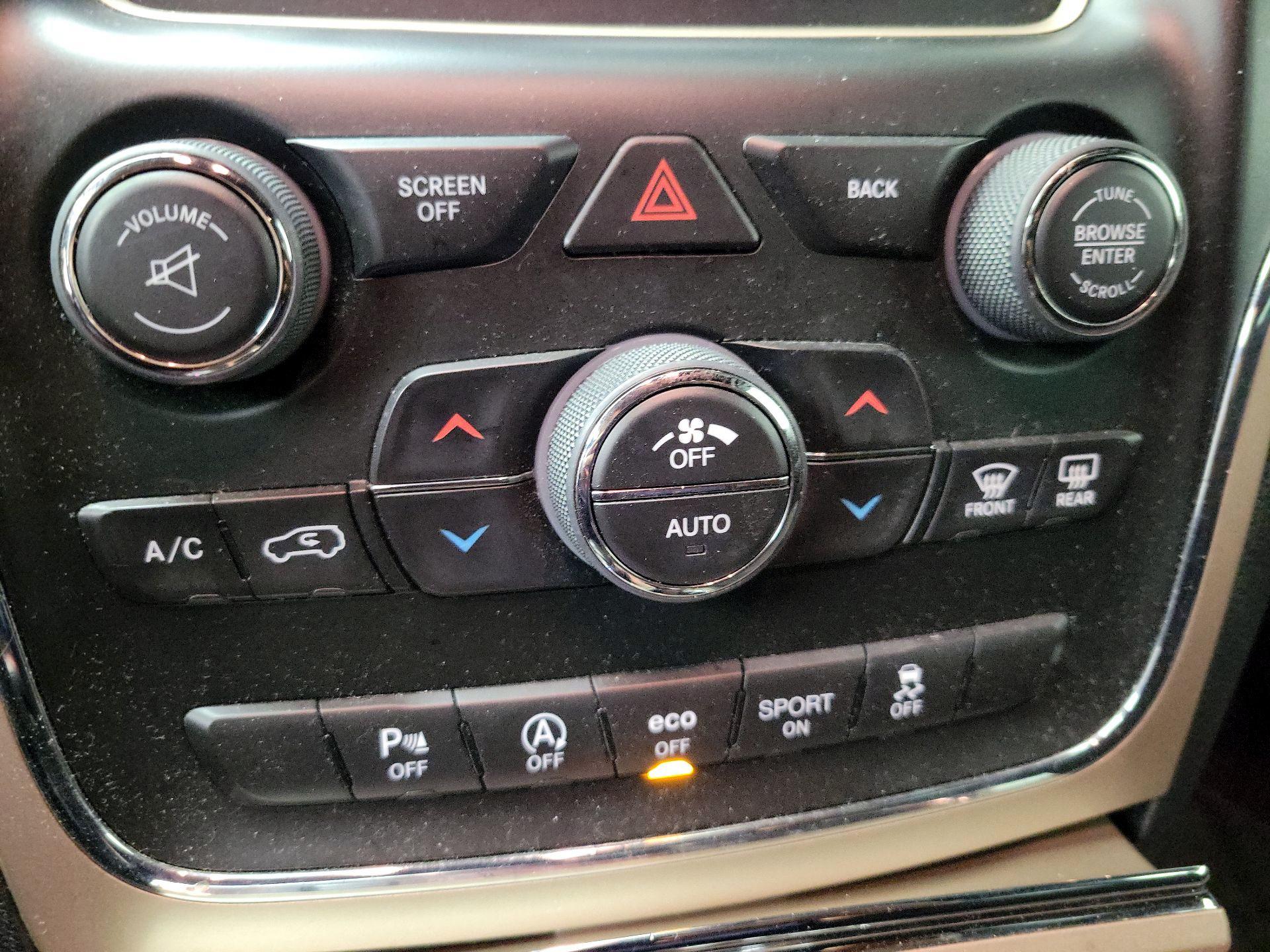 Thumbnail: 2017 Jeep Grand Cherokee - 16