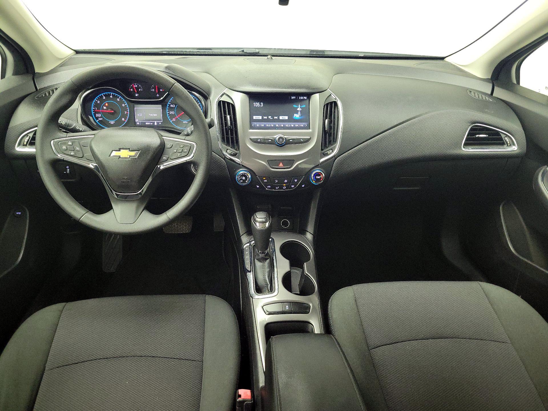 Thumbnail: 2017 Chevrolet Cruze - 9