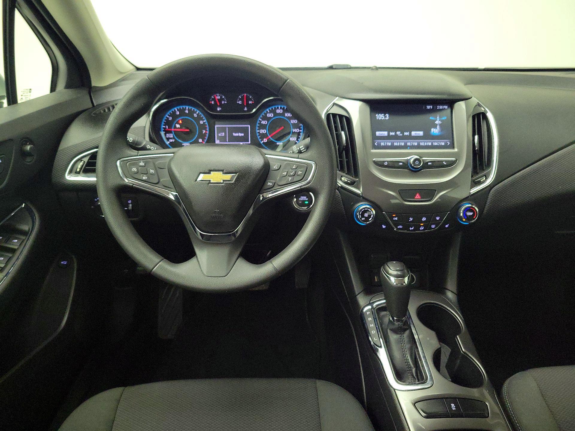Thumbnail: 2017 Chevrolet Cruze - 10