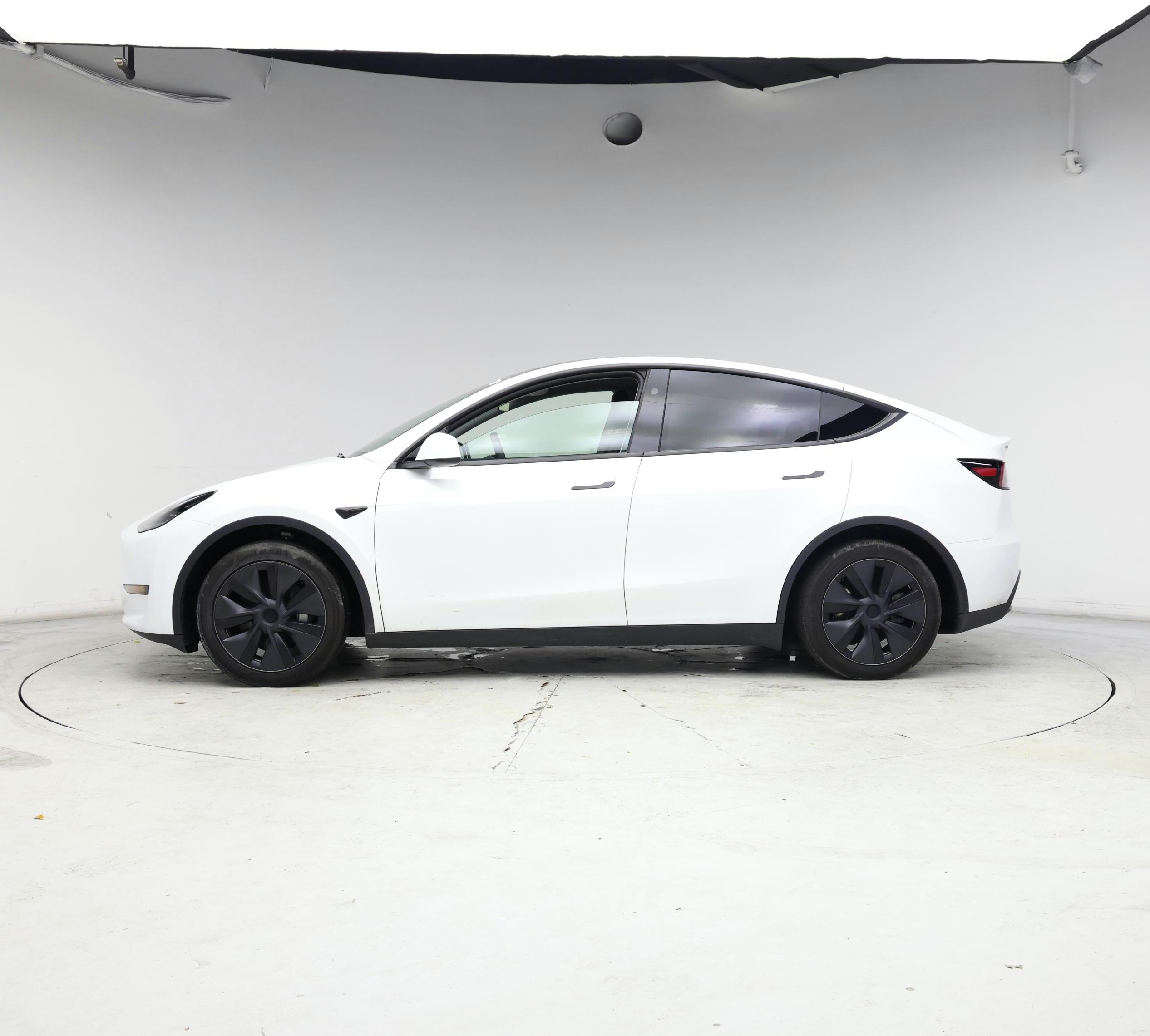 Thumbnail: 2025 Tesla Model Y - 3