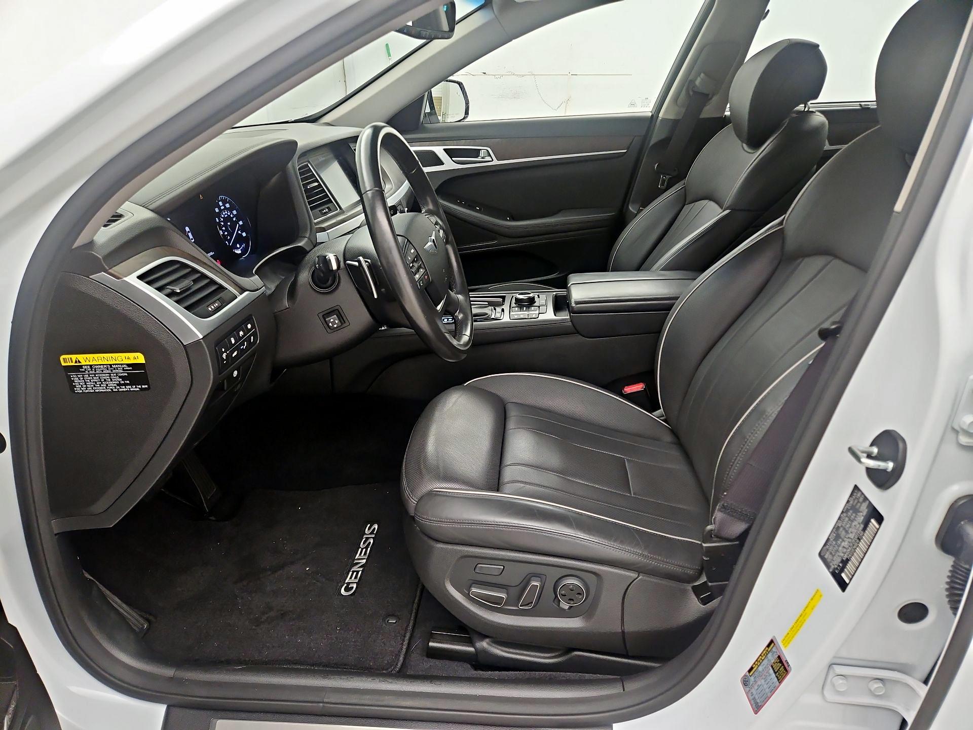 Thumbnail: 2015 Hyundai Genesis - 11