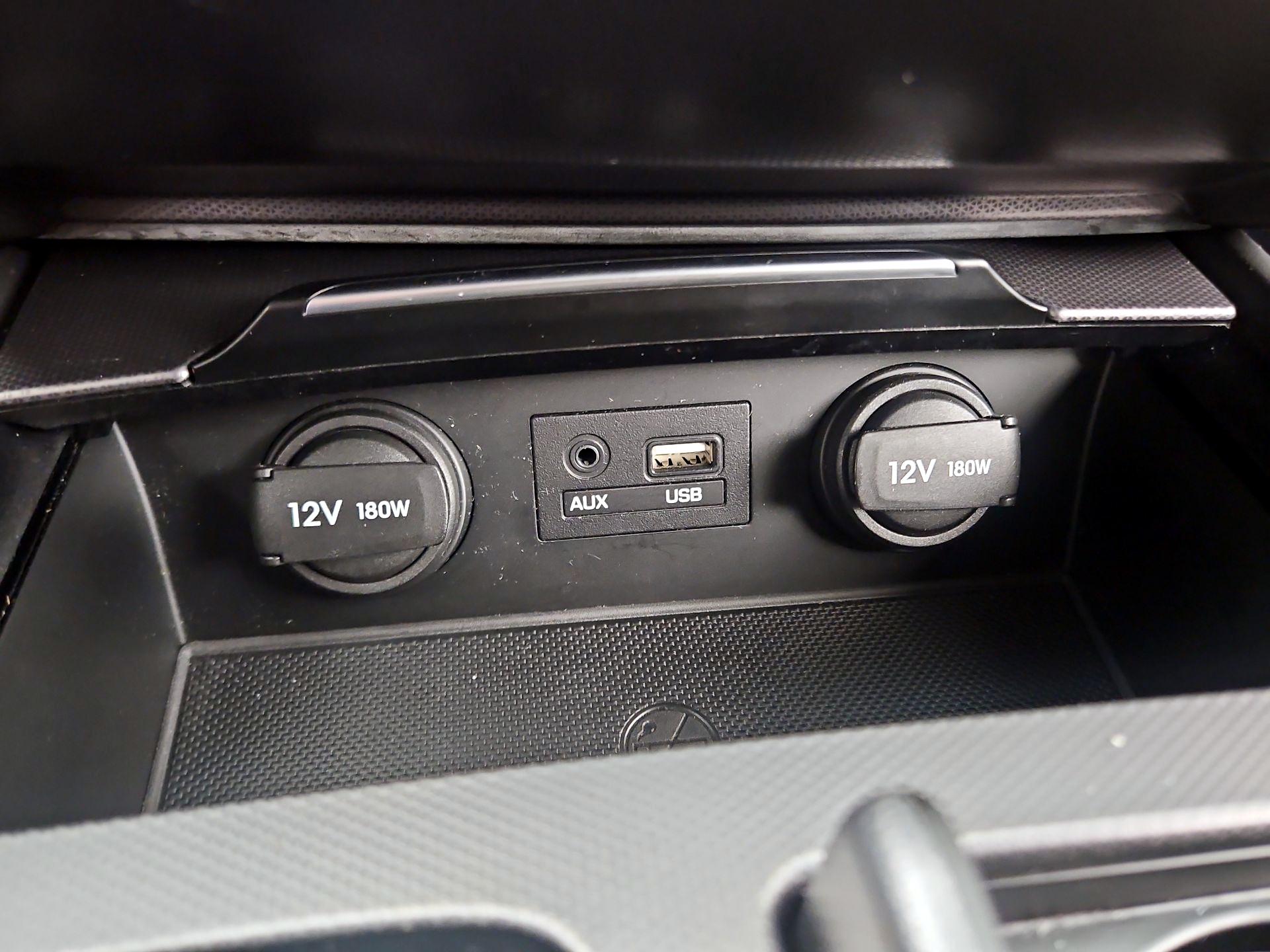 Thumbnail: 2015 Hyundai Genesis - 18