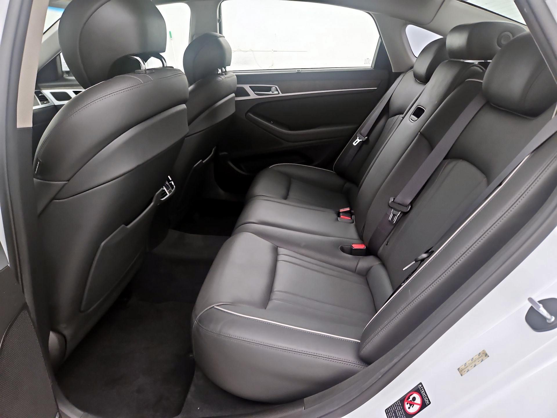 Thumbnail: 2015 Hyundai Genesis - 19